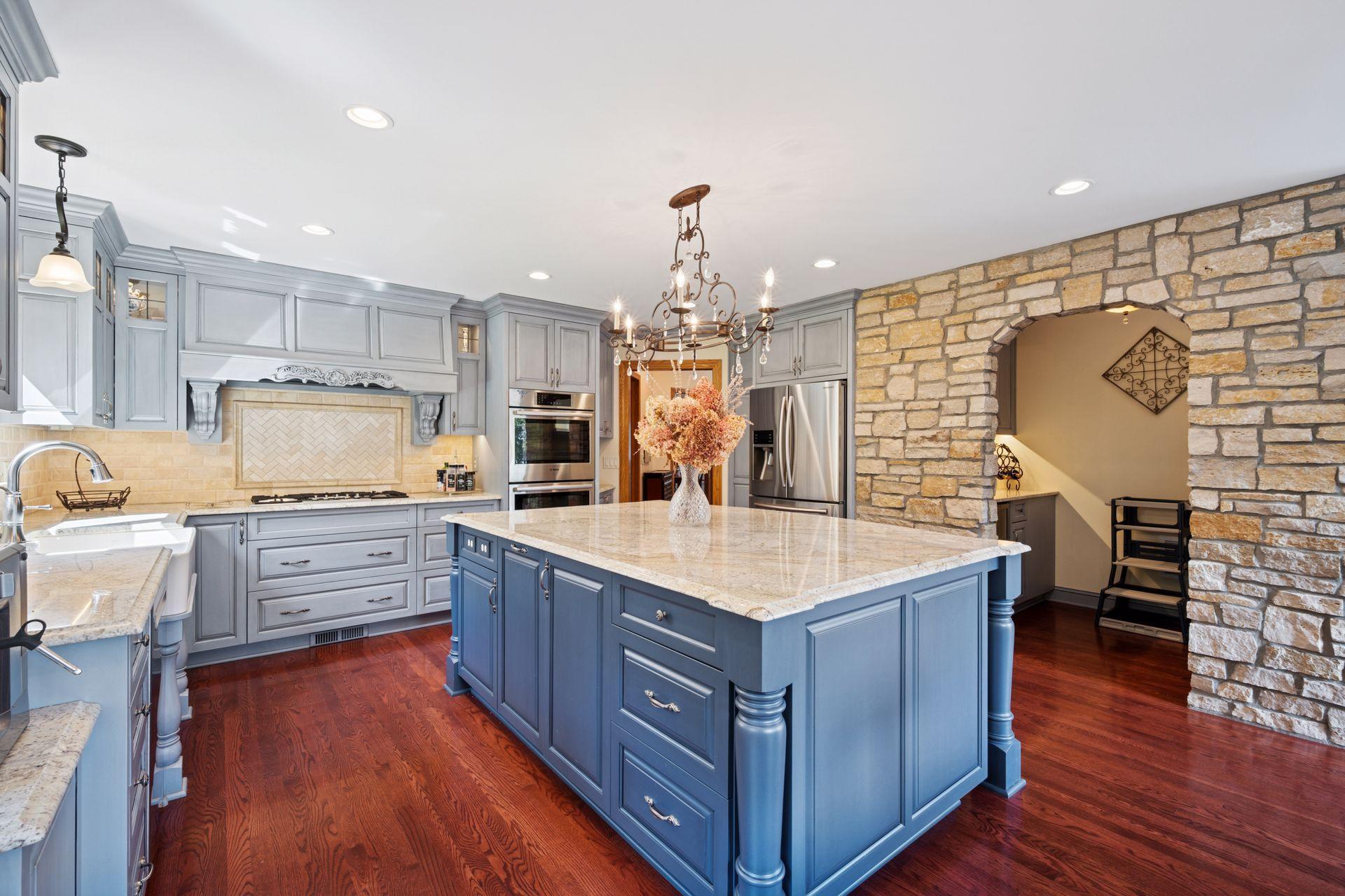 7040 Meridian Avenue S