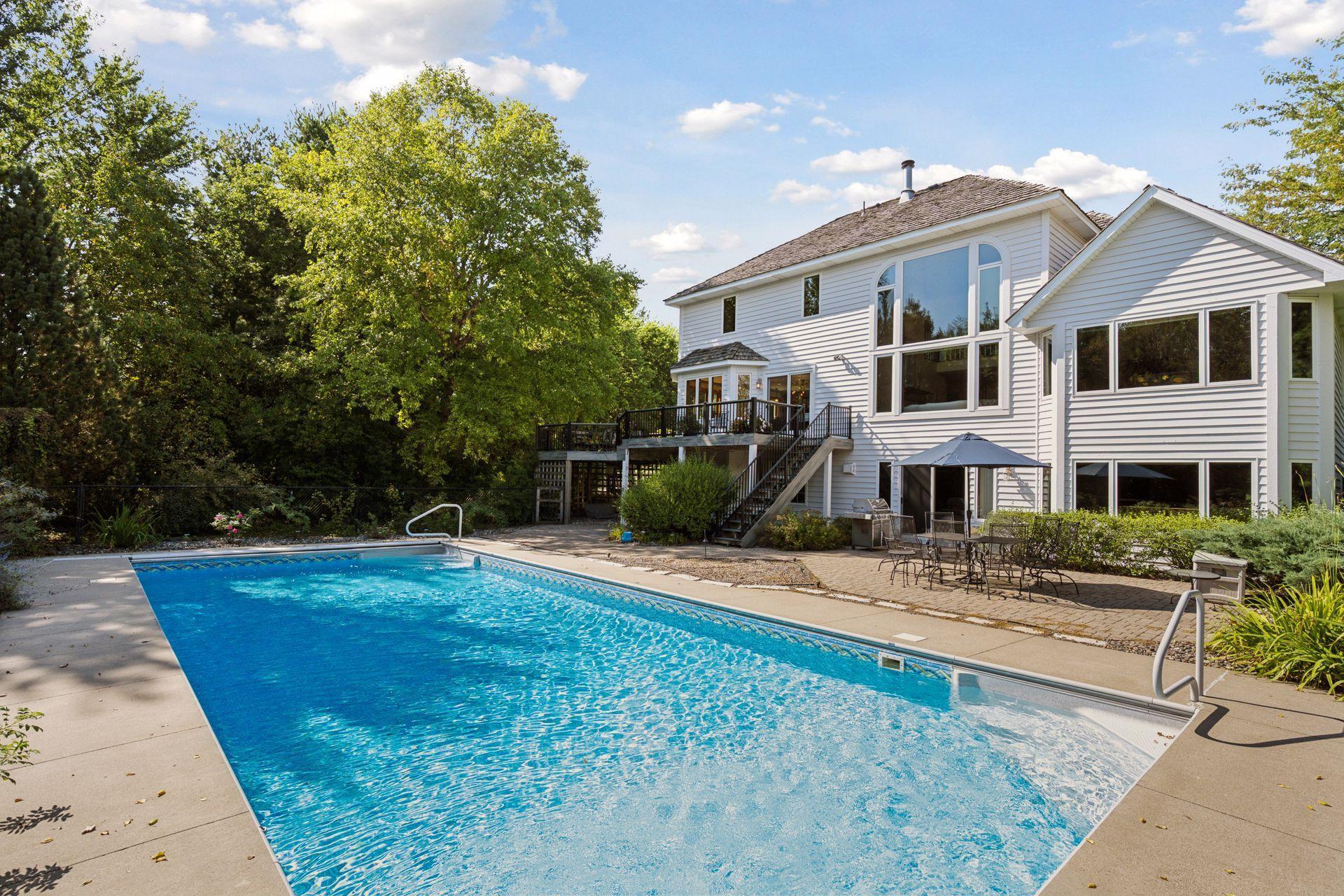 7040 Meridian Avenue S