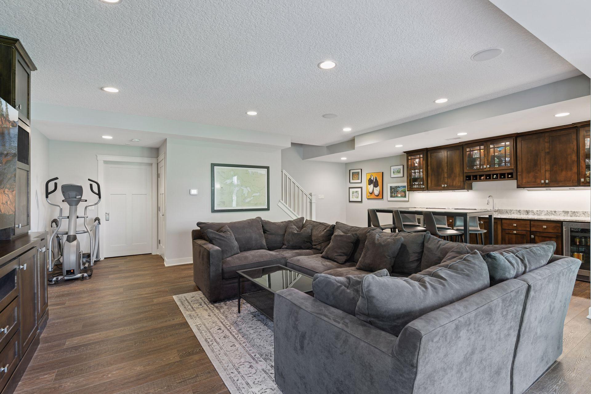 5885 Sunnybrook Lane