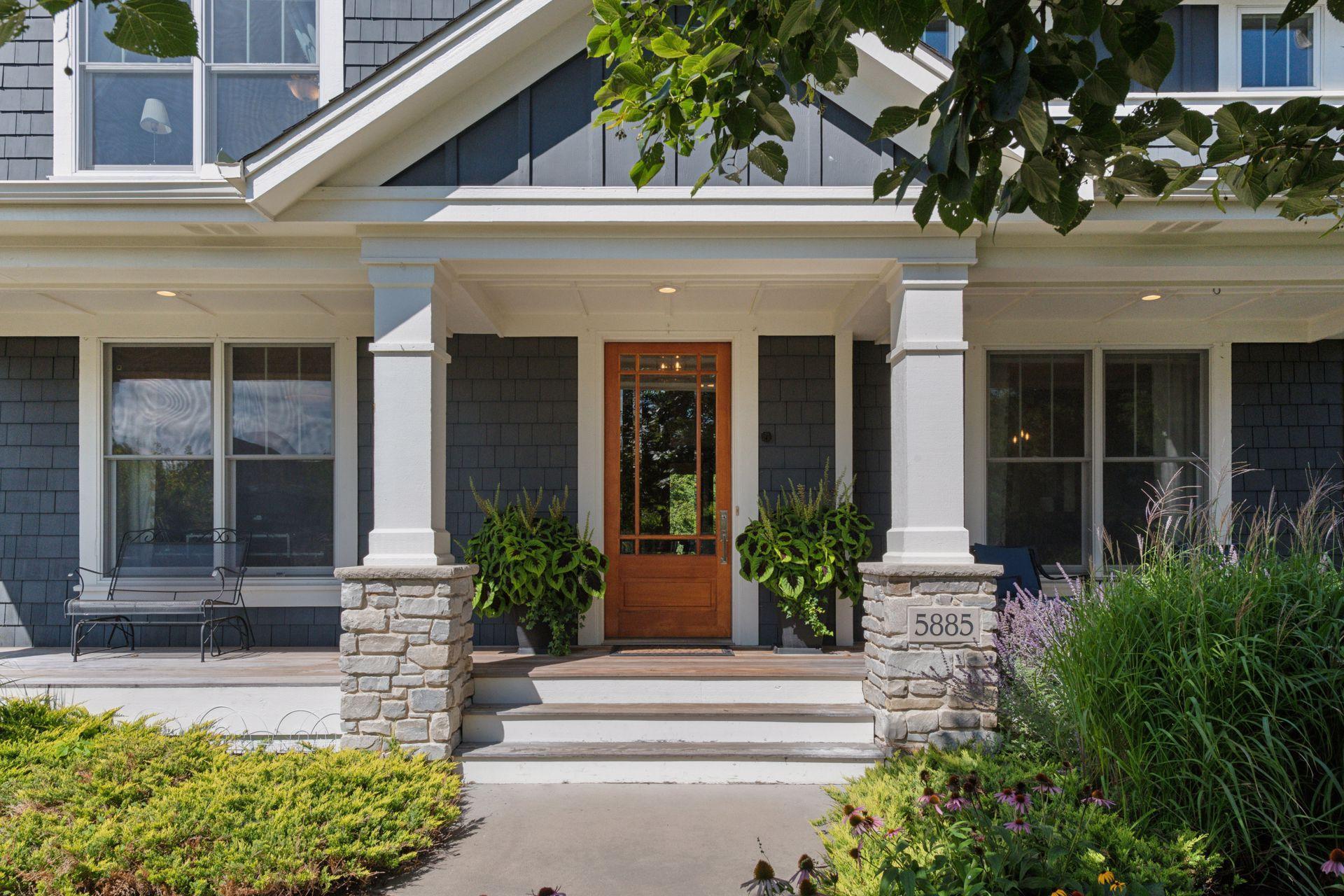 5885 Sunnybrook Lane