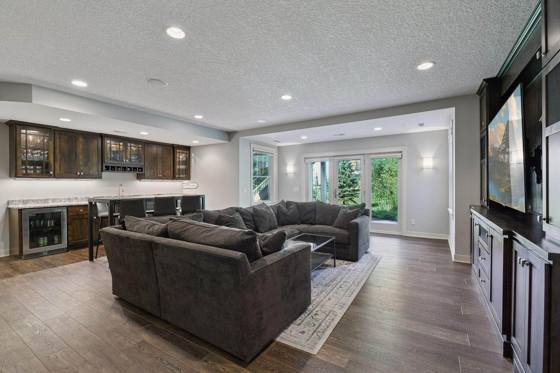 5885 Sunnybrook Lane