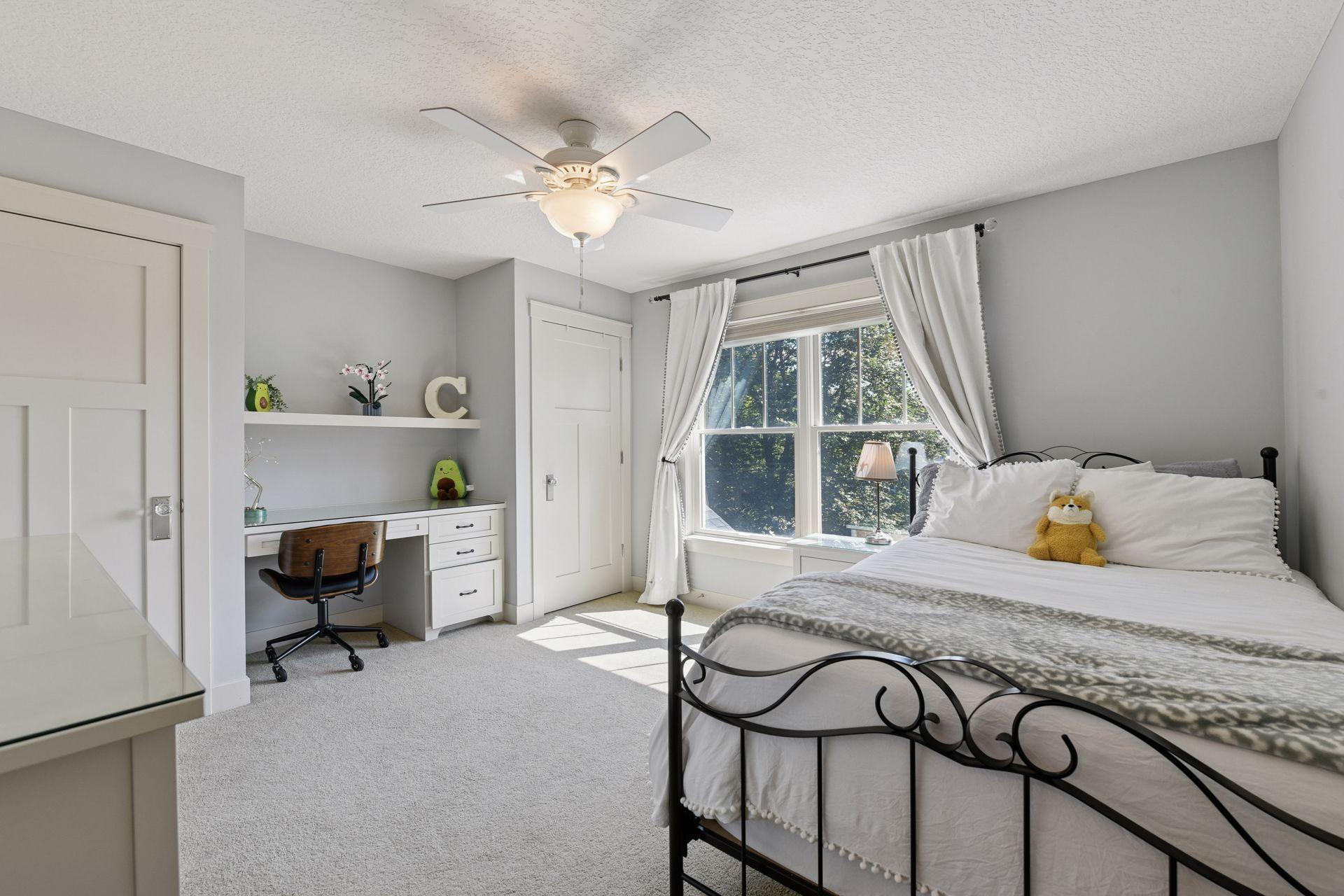 5885 Sunnybrook Lane