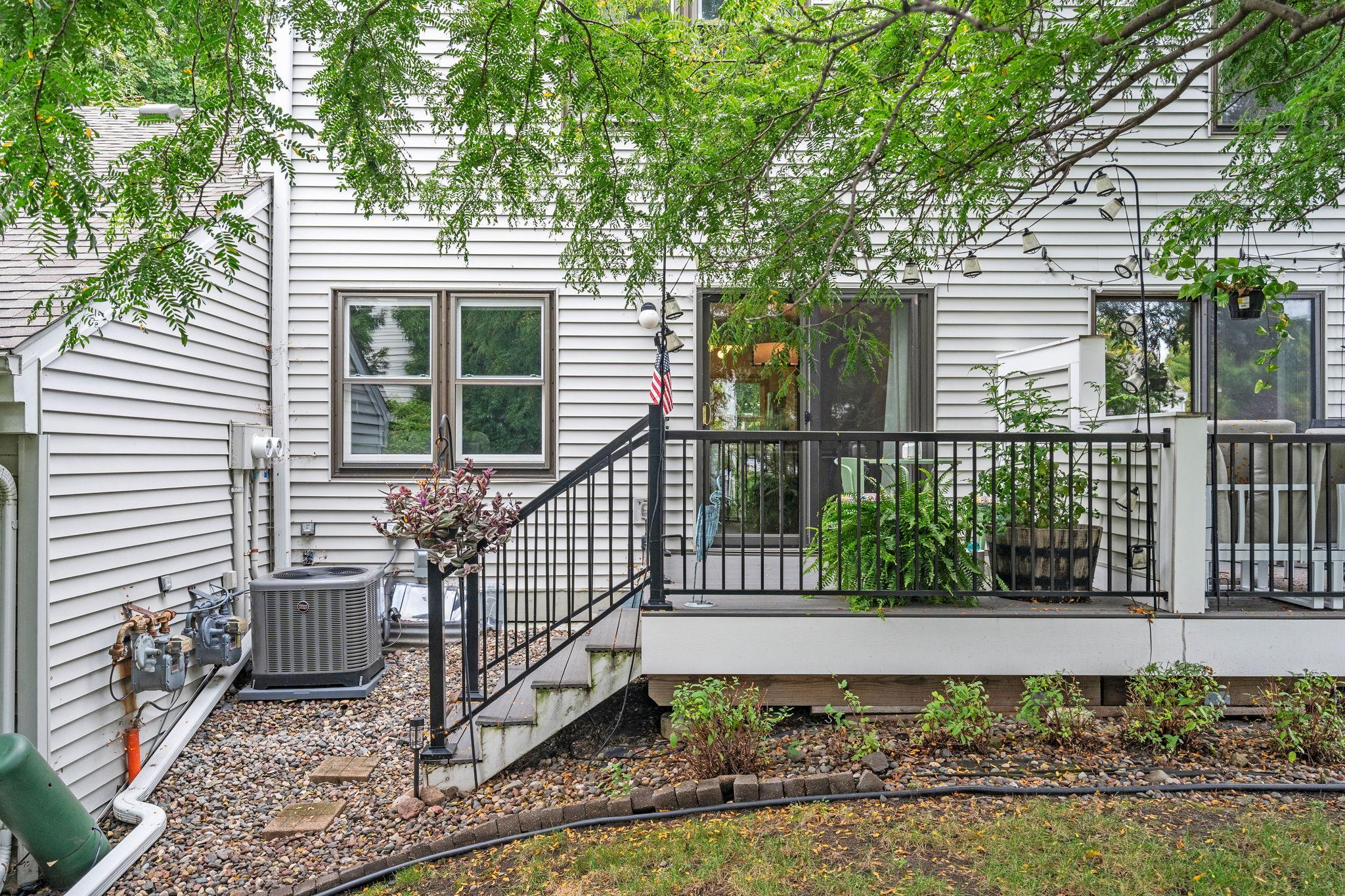 240 3rd Avenue NE