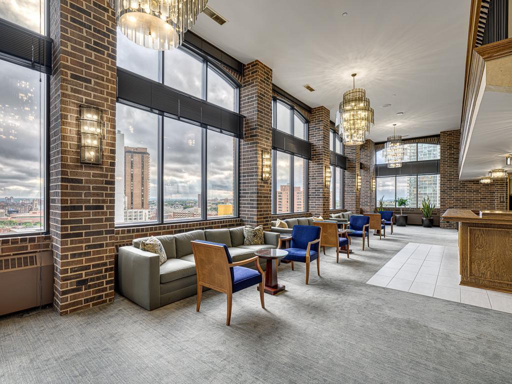 1235 Yale Place Unit: 609