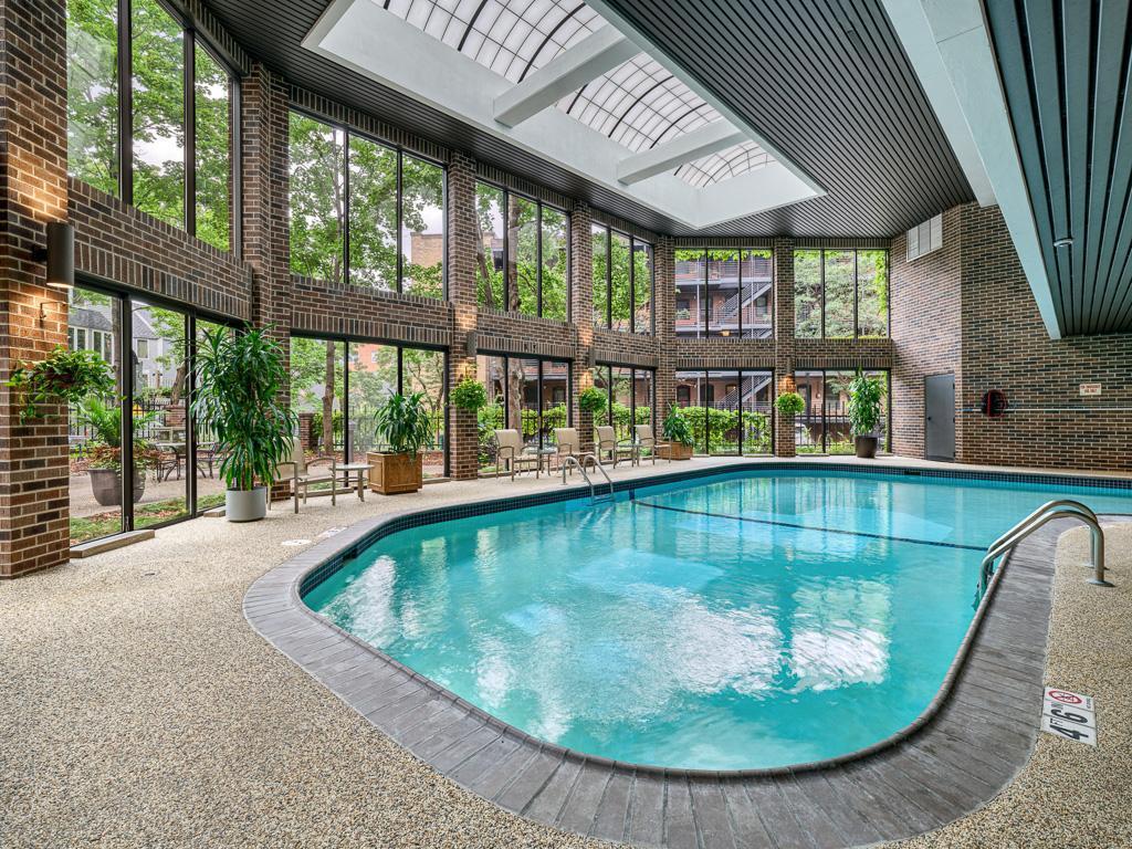 1235 Yale Place Unit: 609