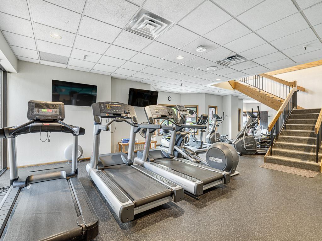 1235 Yale Place Unit: 609