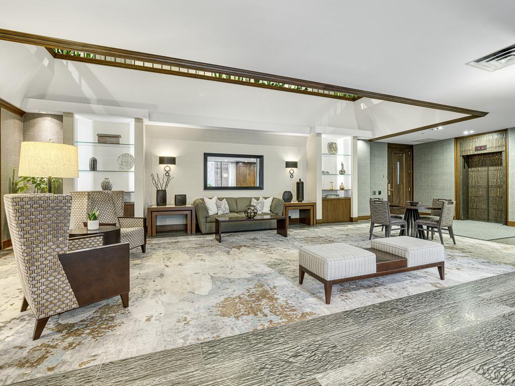 1235 Yale Place Unit: 609