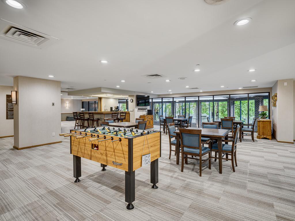 1235 Yale Place Unit: 609