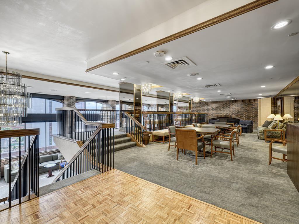 1235 Yale Place Unit: 609