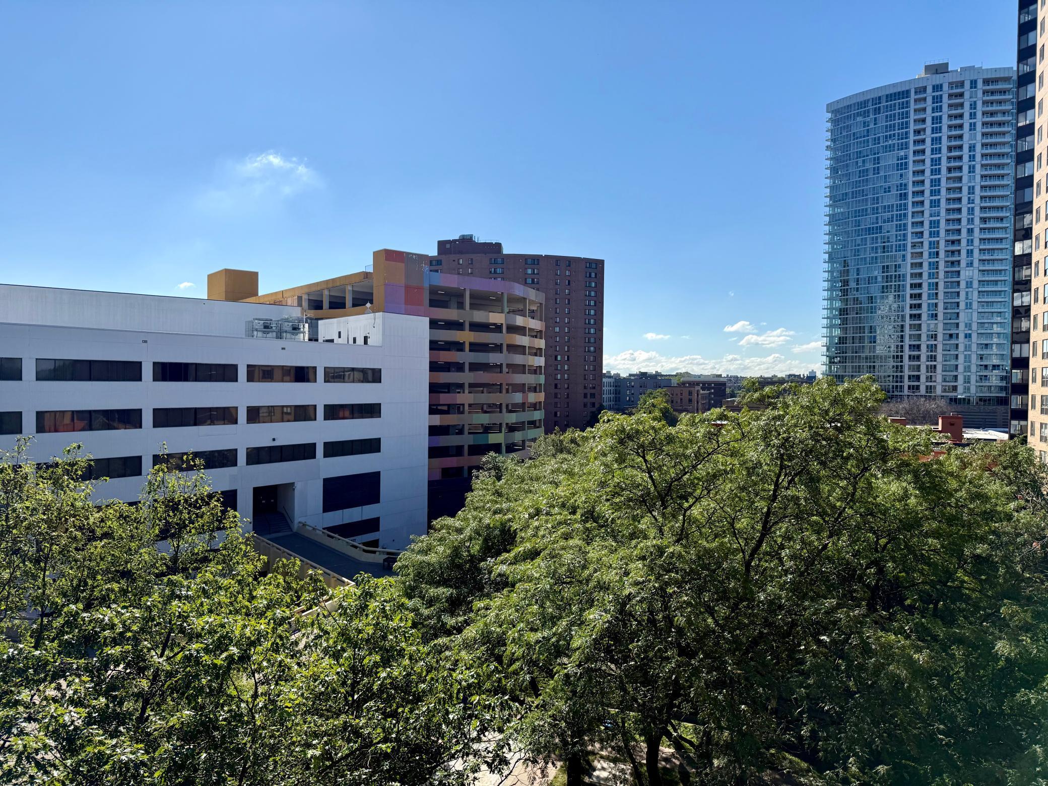 1235 Yale Place Unit: 609