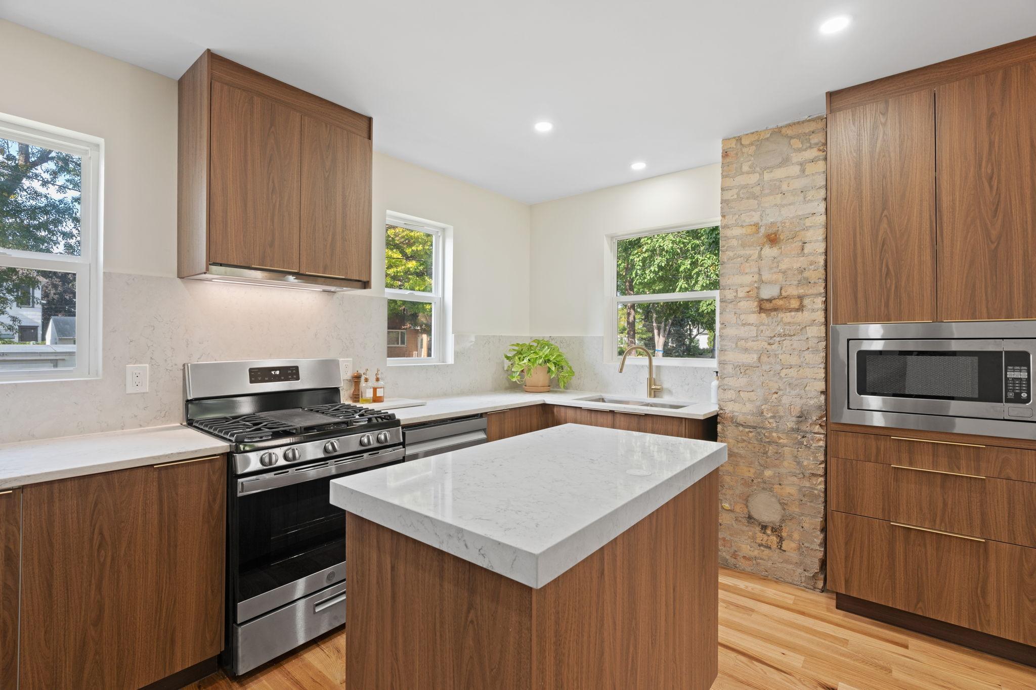 641 5th Street NE