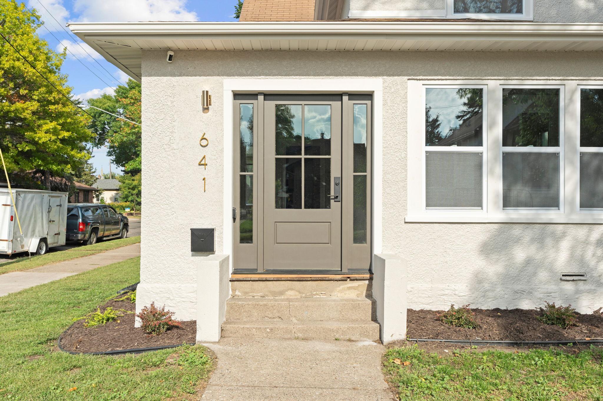 641 5th Street NE