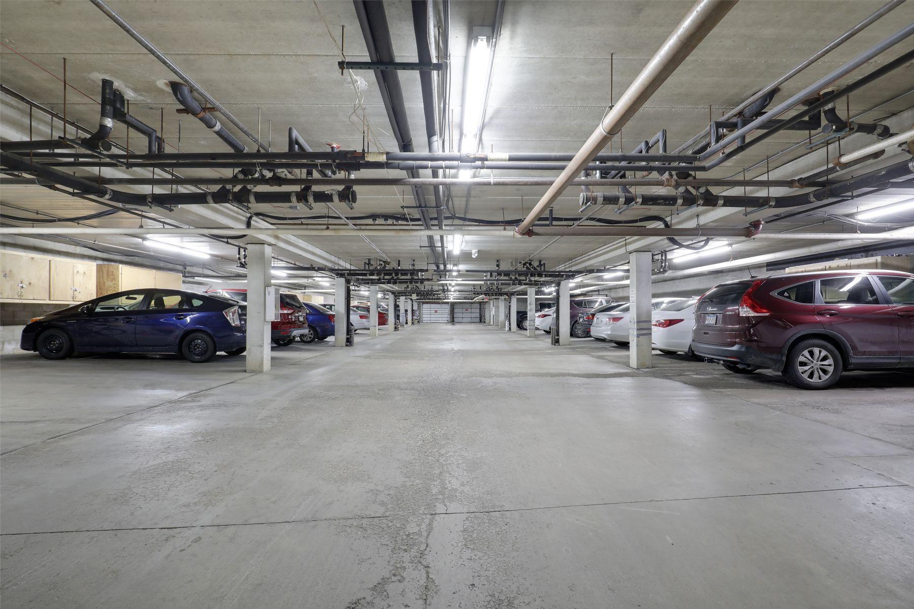 35 Nathan Lane N Unit: 0203