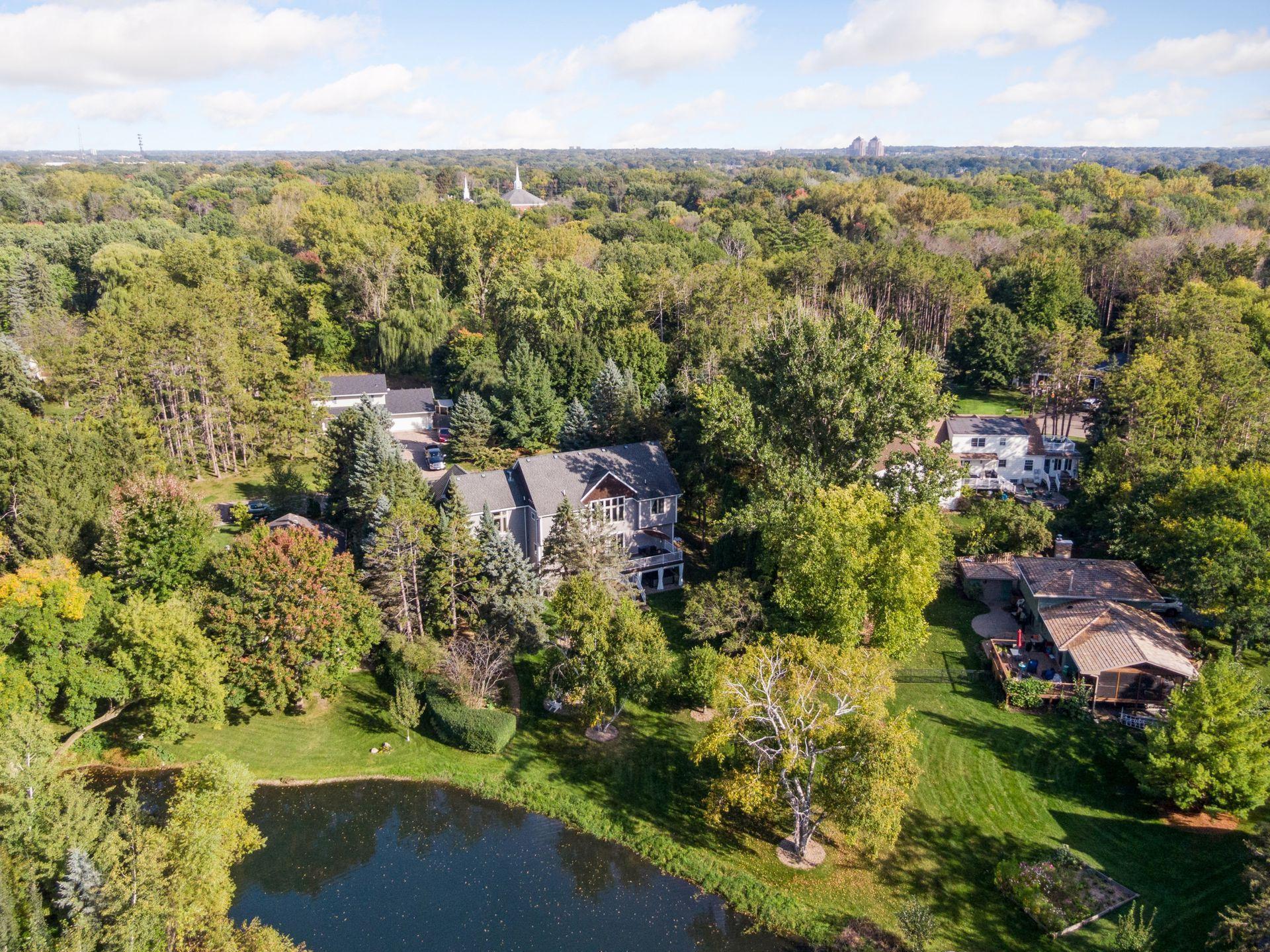 705 Queensland Lane N