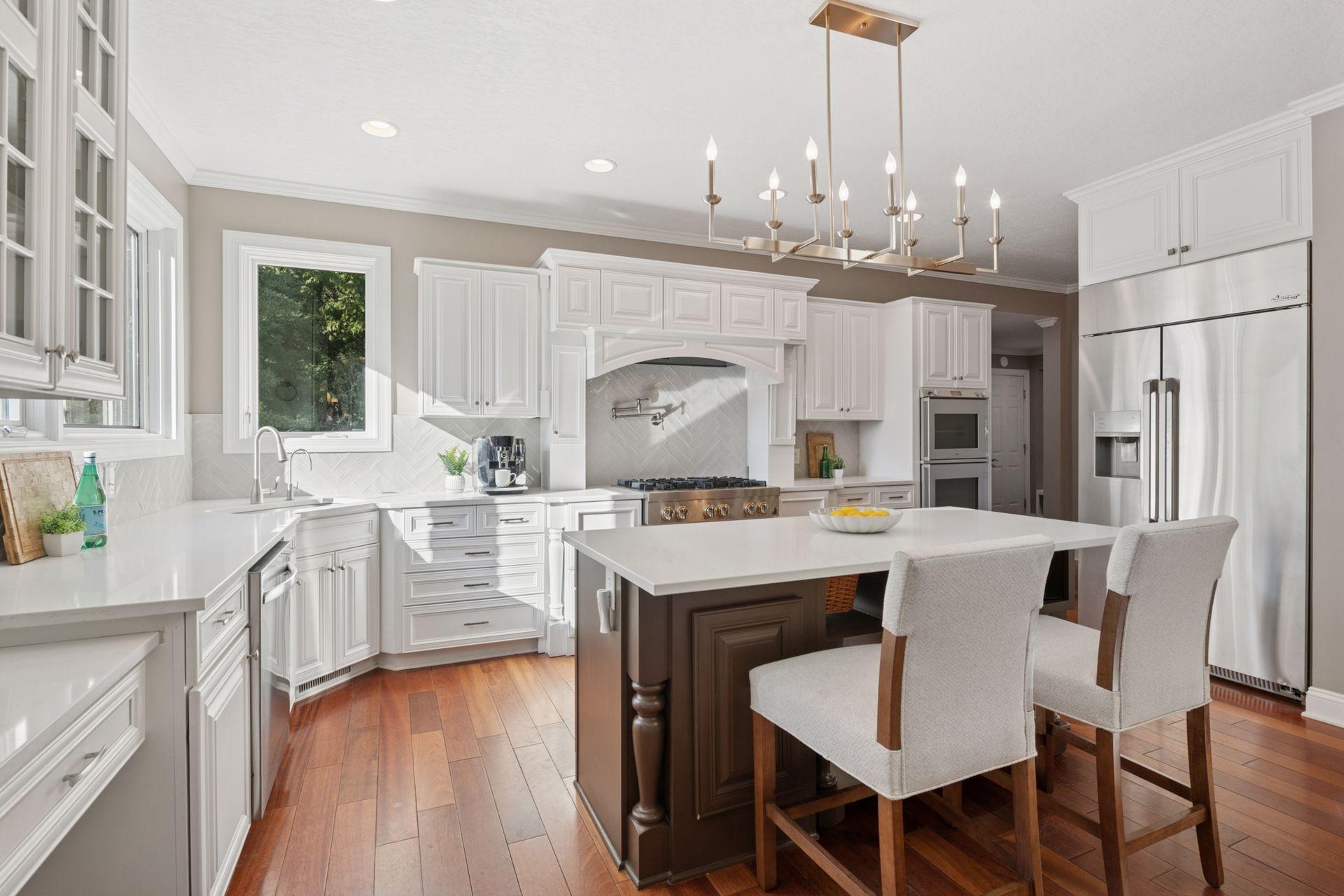 705 Queensland Lane N