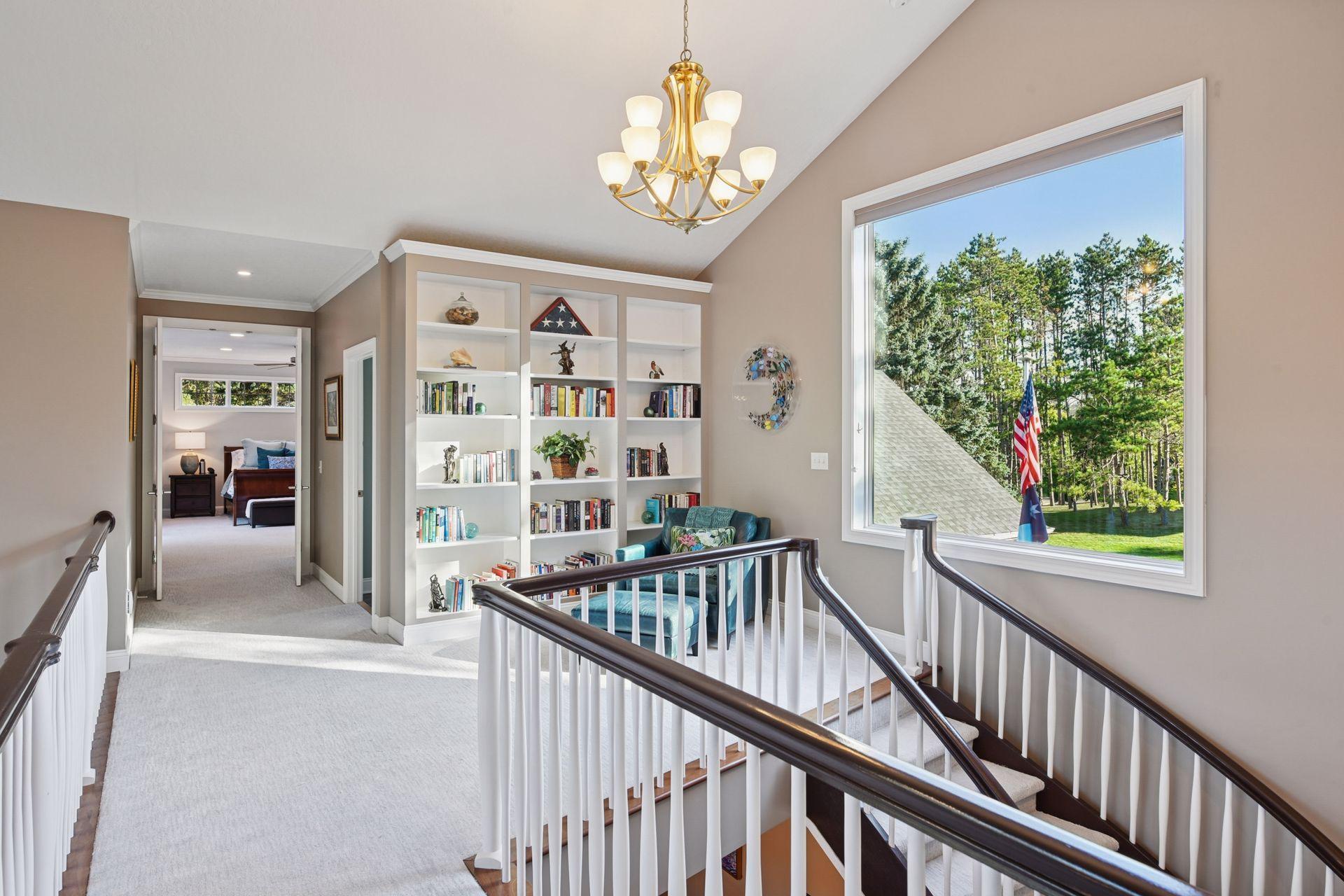 705 Queensland Lane N