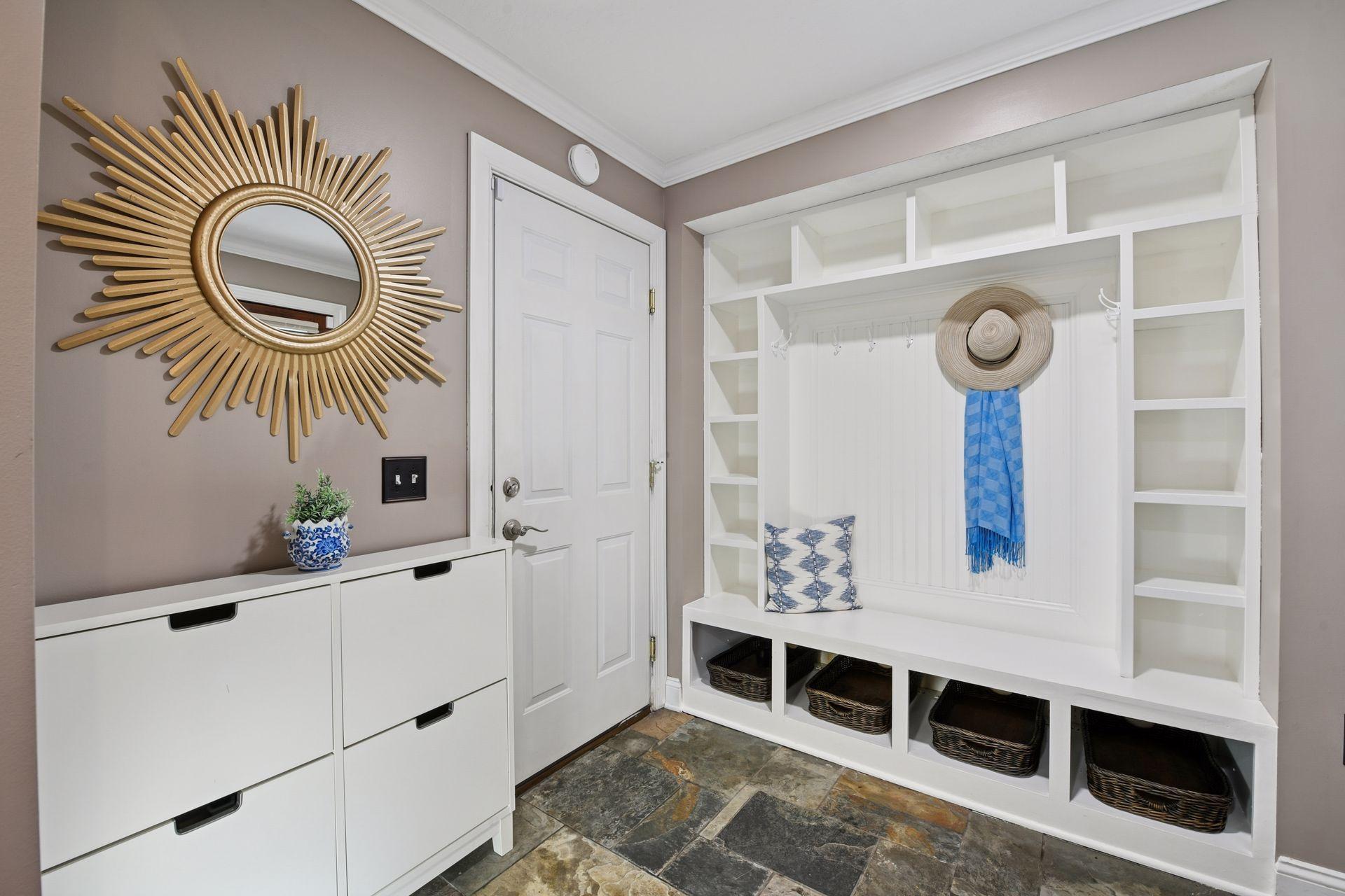 705 Queensland Lane N