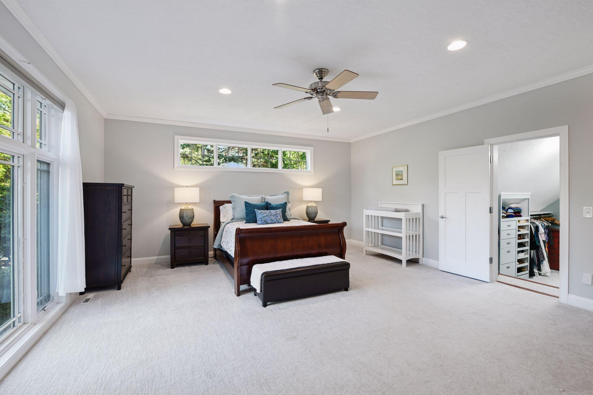 705 Queensland Lane N