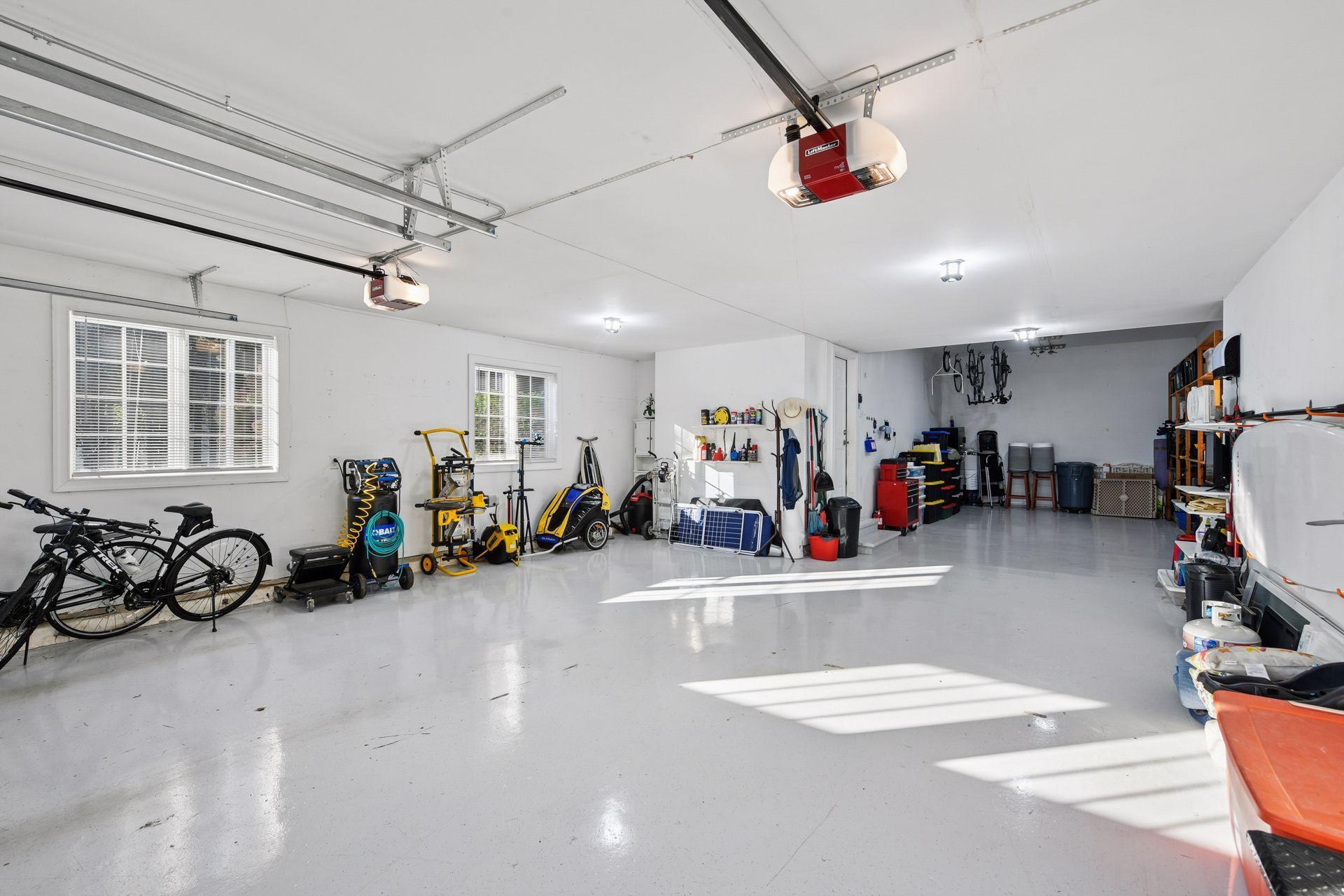 705 Queensland Lane N