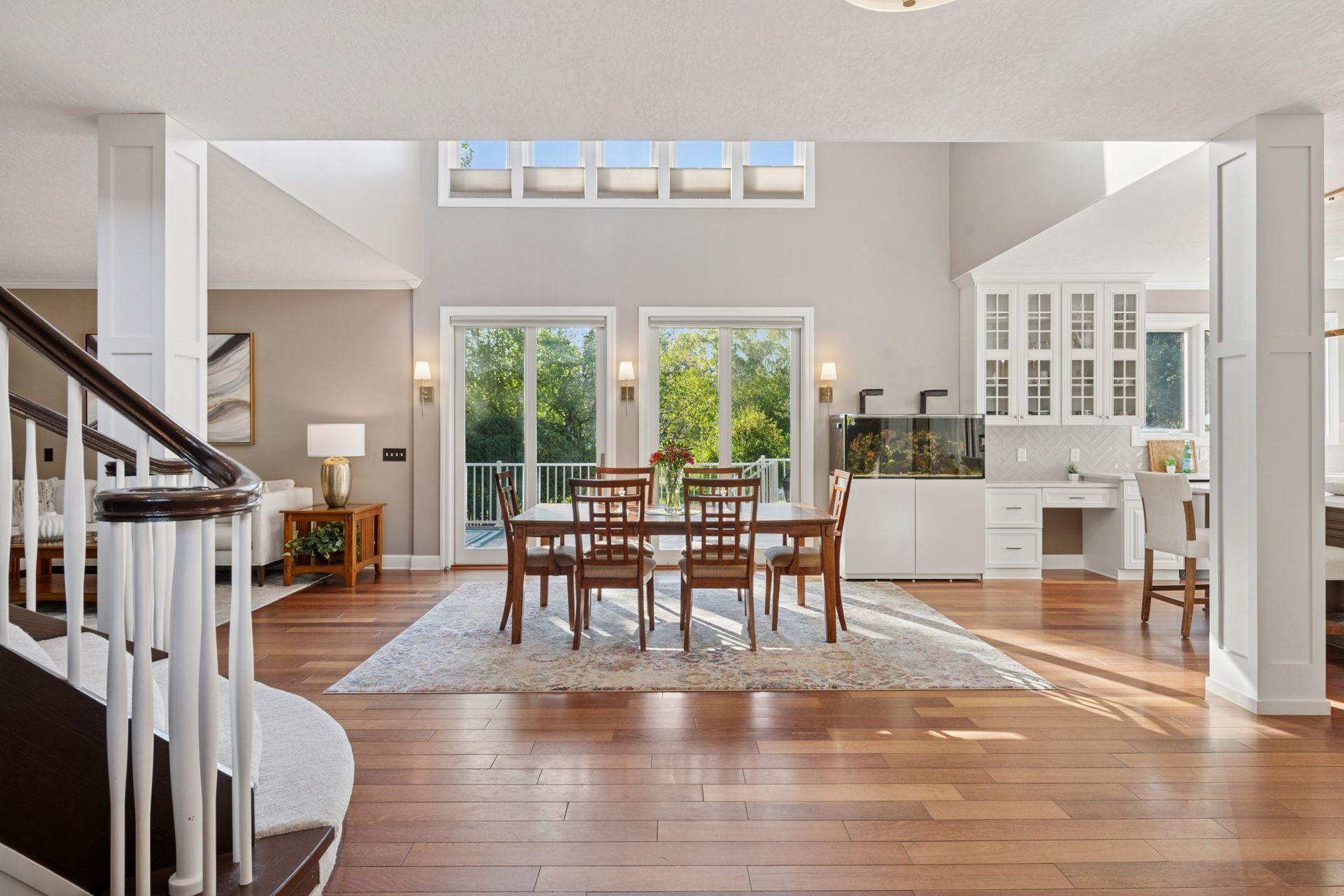 705 Queensland Lane N