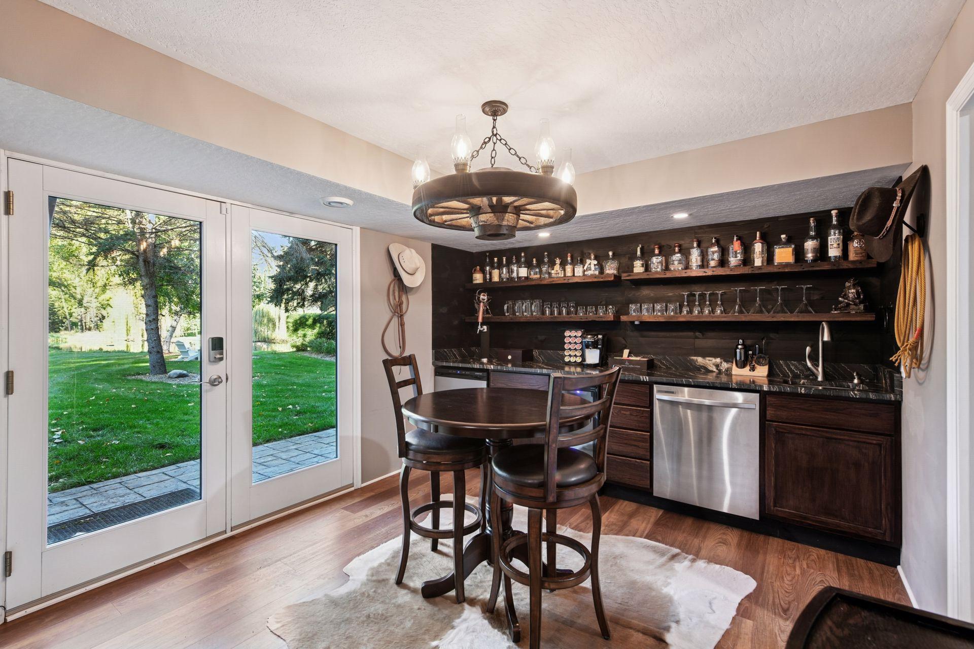 705 Queensland Lane N