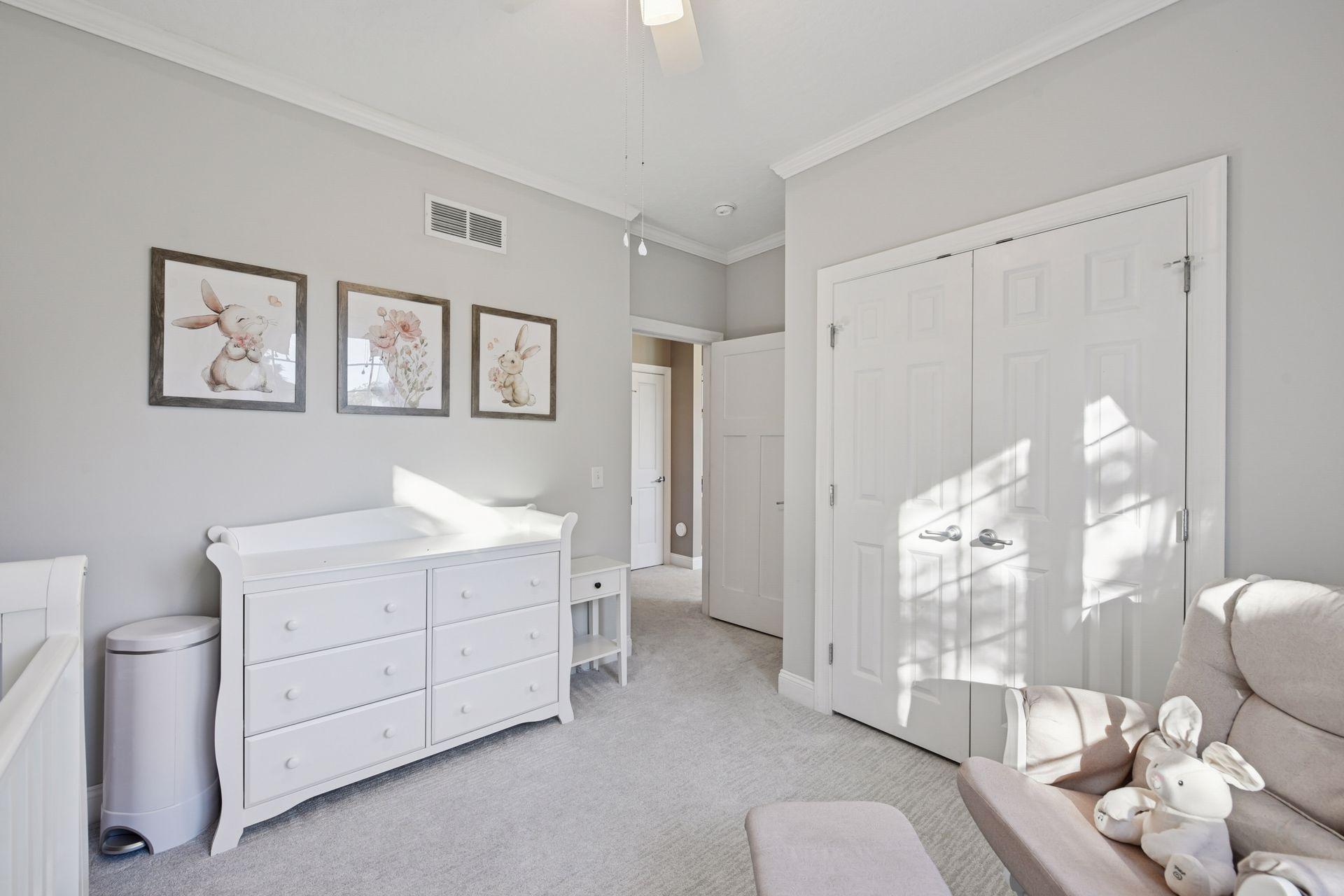 705 Queensland Lane N