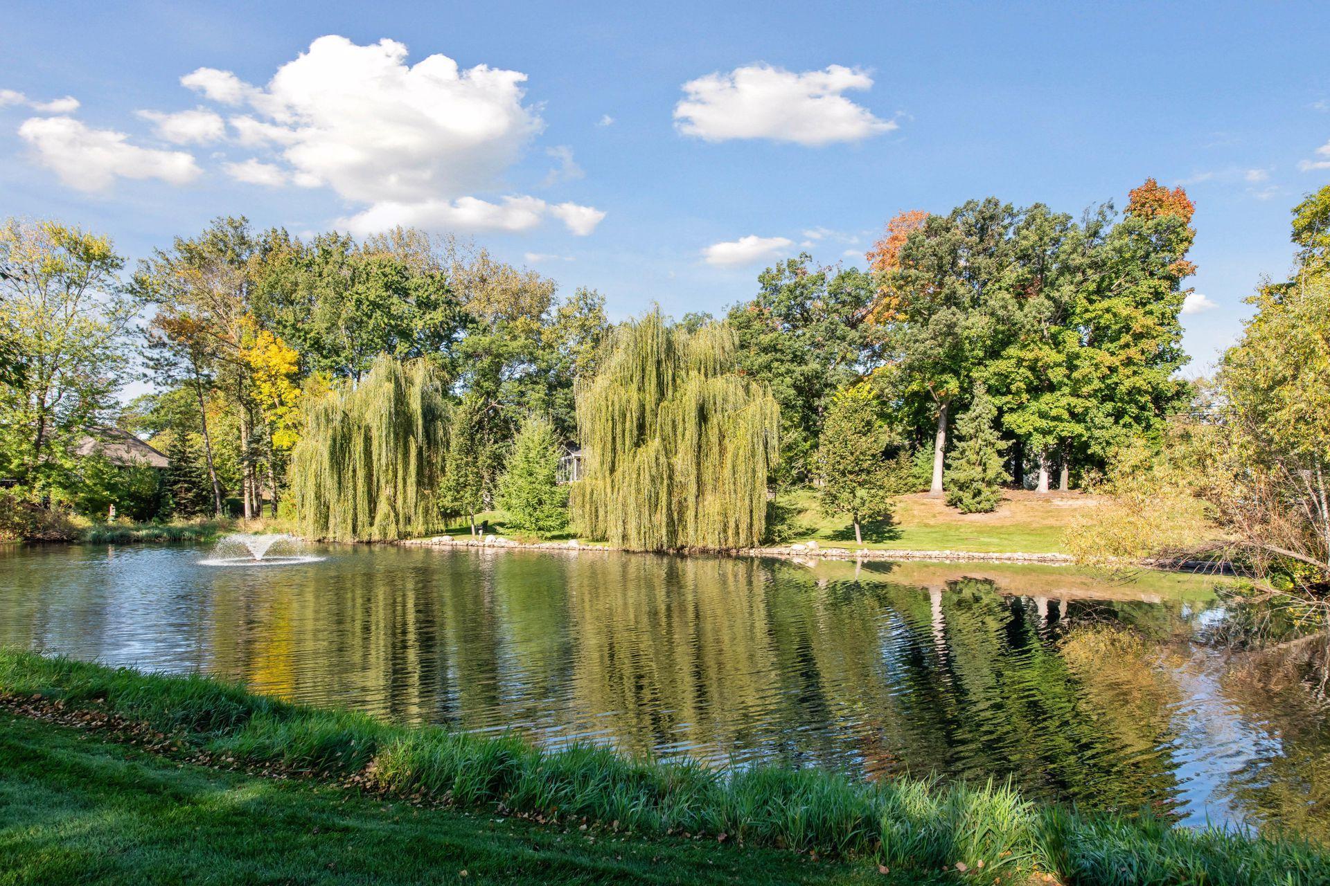 705 Queensland Lane N