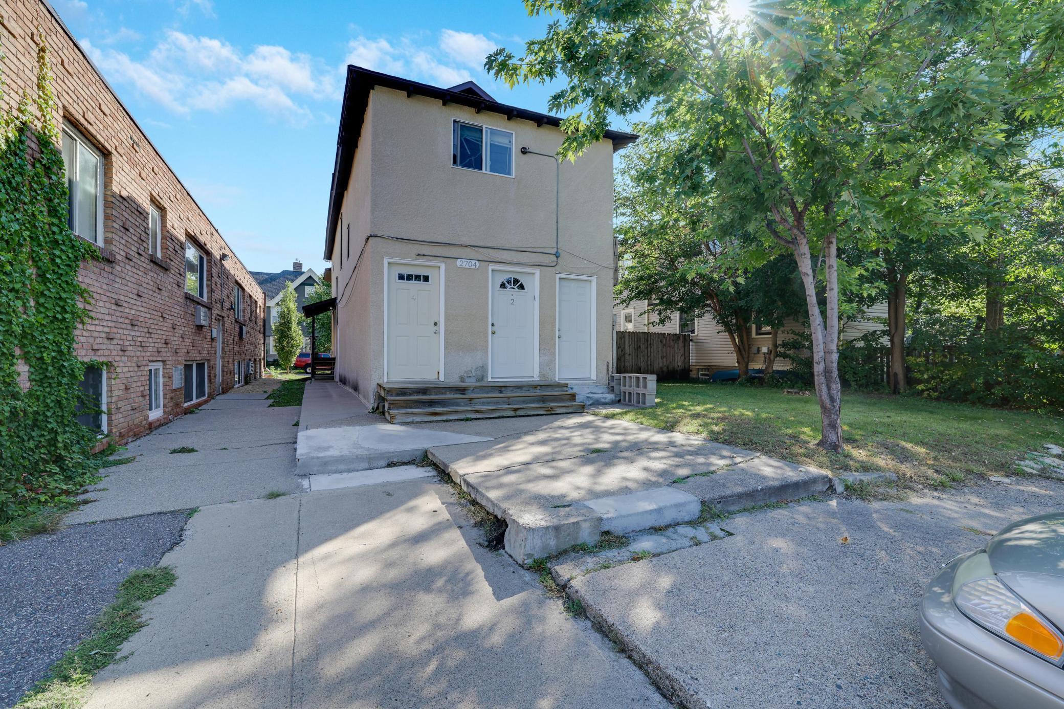 2704 Garfield Avenue