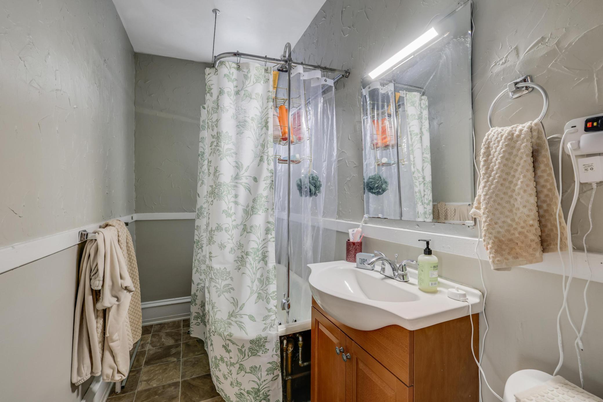 2821 Garfield Avenue