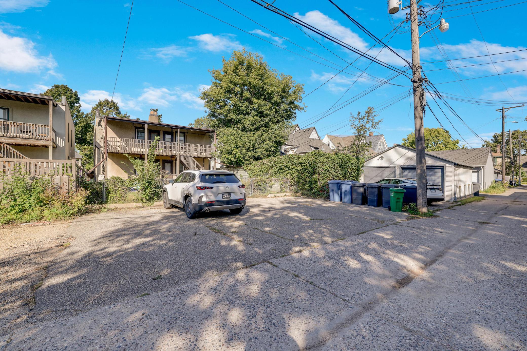 2821 Garfield Avenue