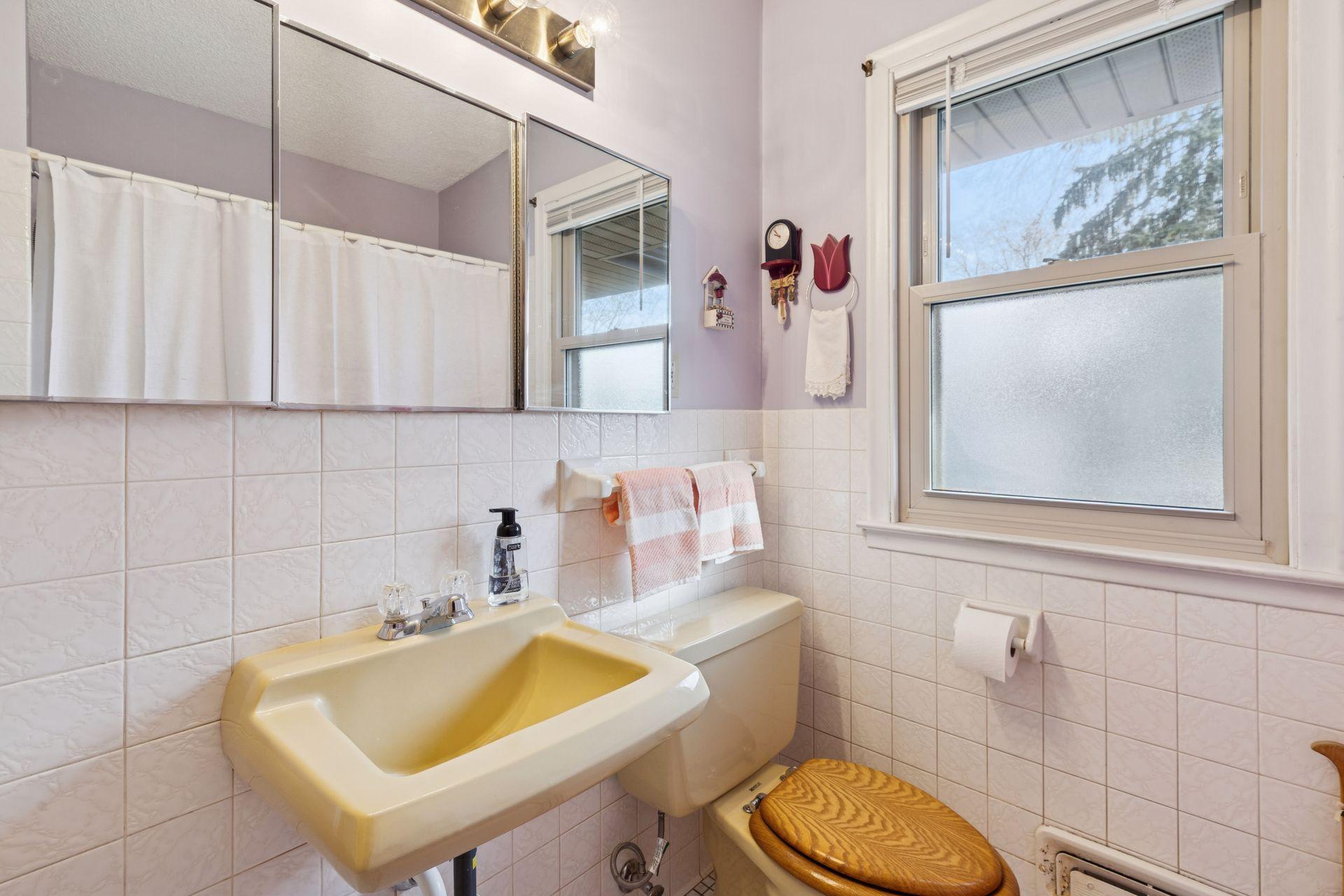 7041 Georgia Avenue N