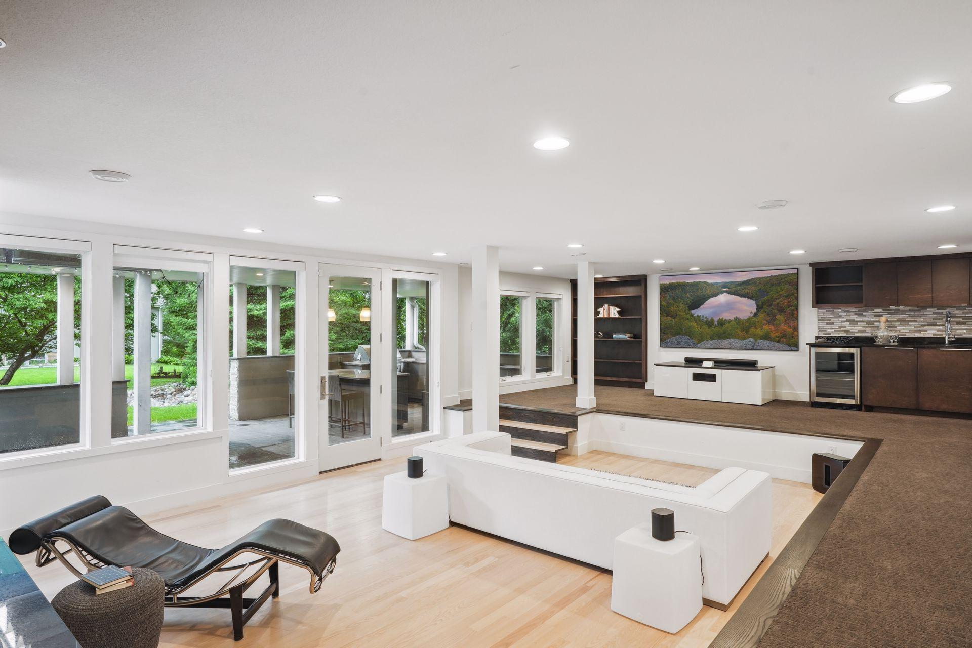 209 Westwood Drive N