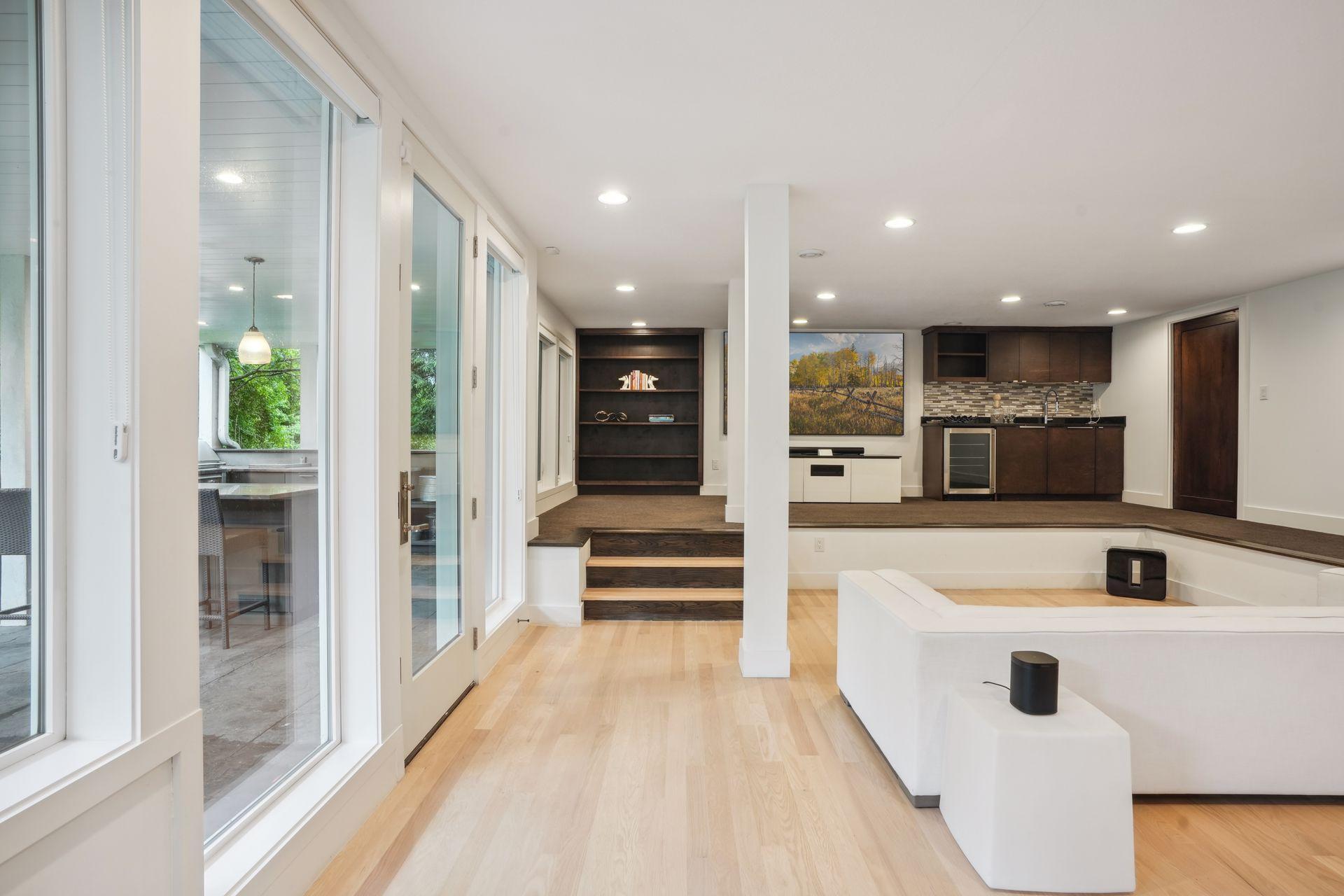 209 Westwood Drive N