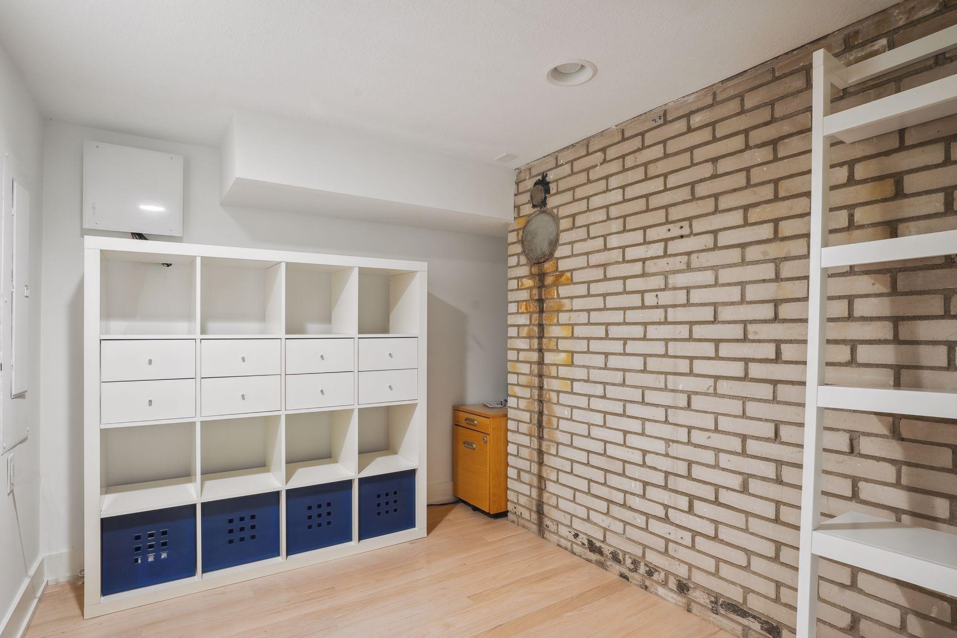 209 Westwood Drive N