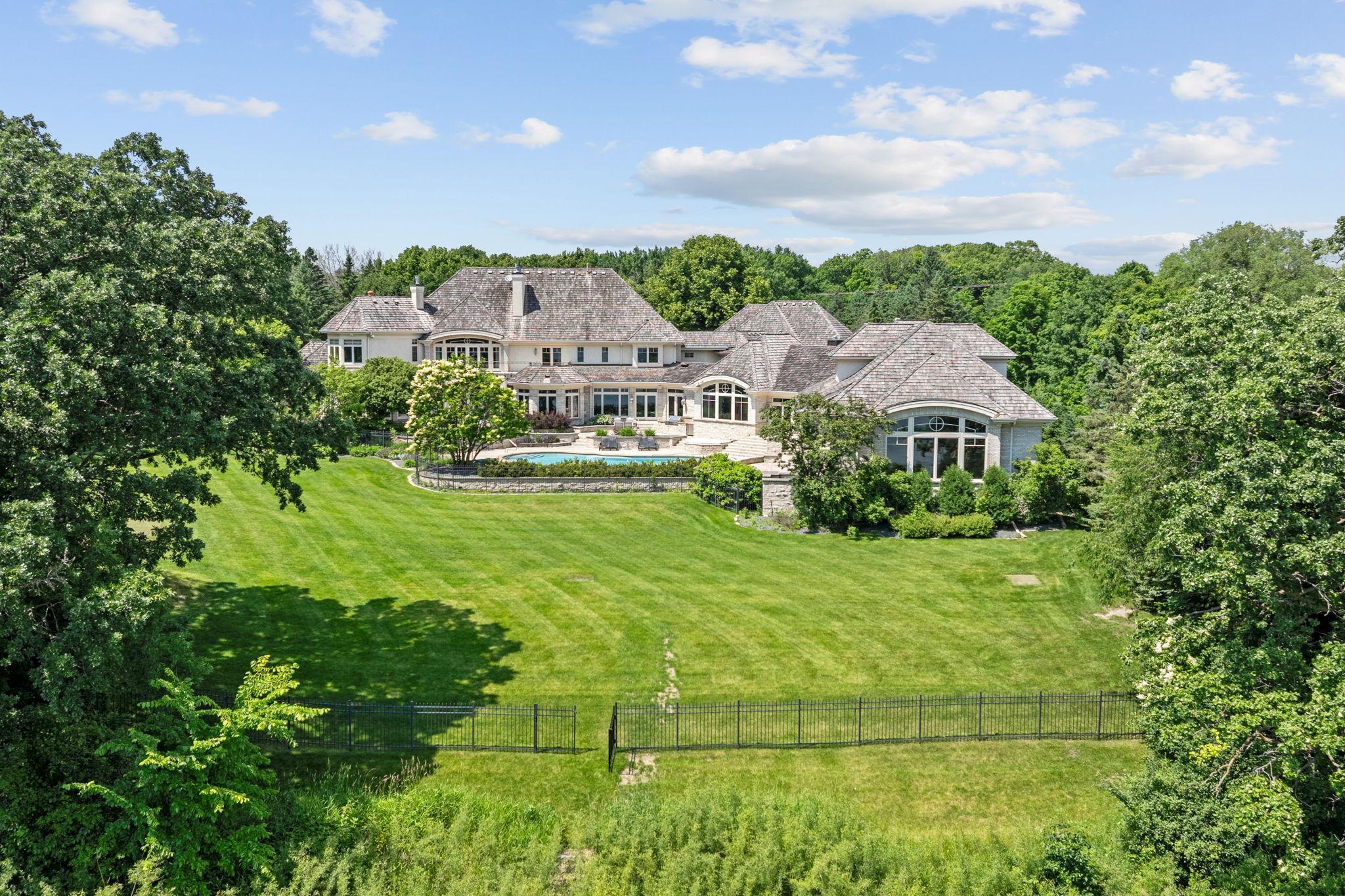 1492 Hunter Drive