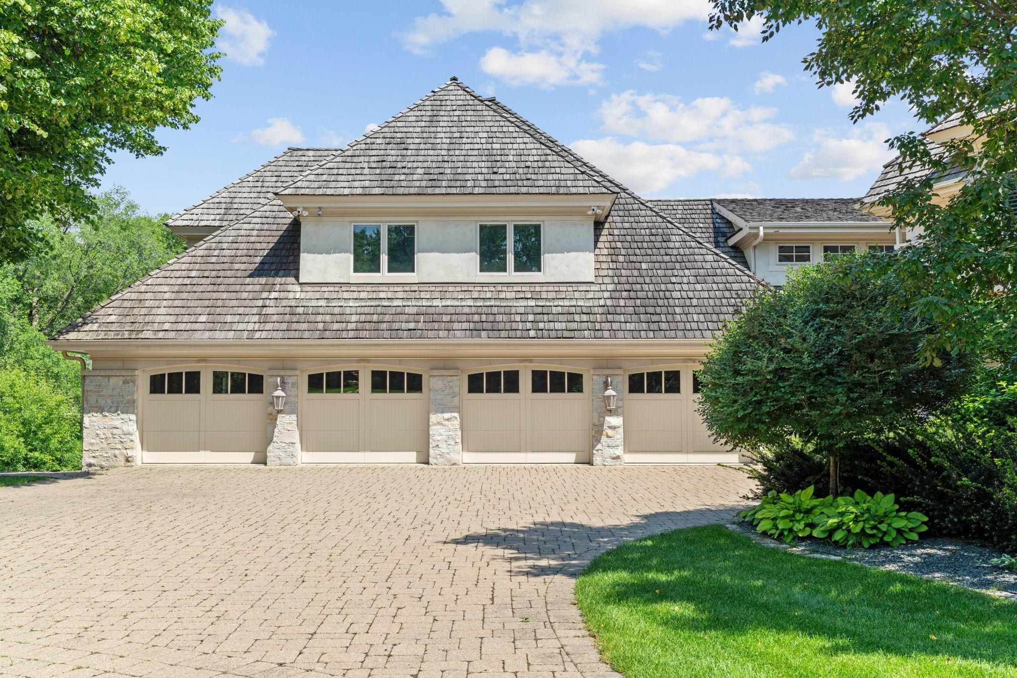 1492 Hunter Drive