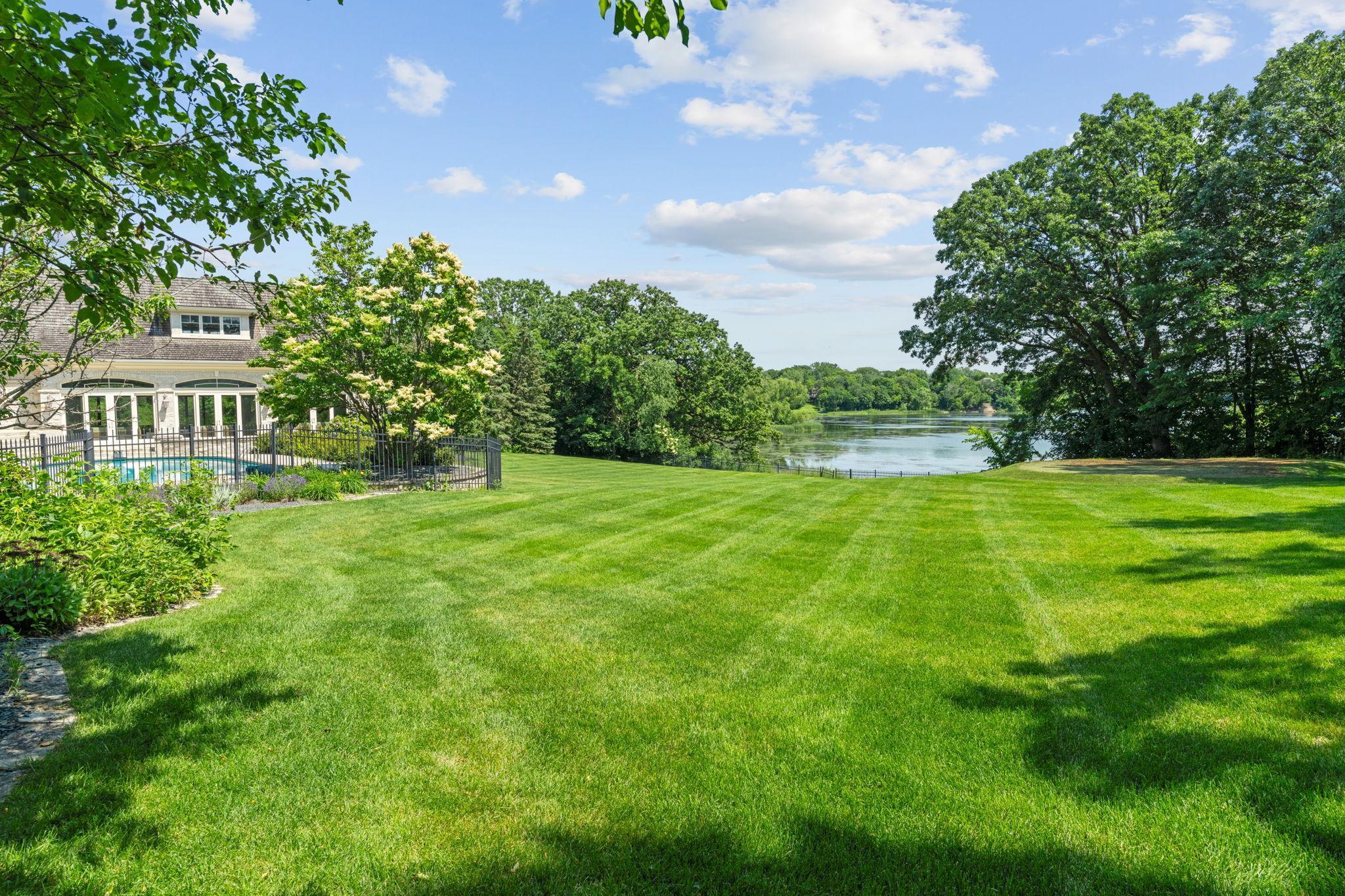 1492 Hunter Drive