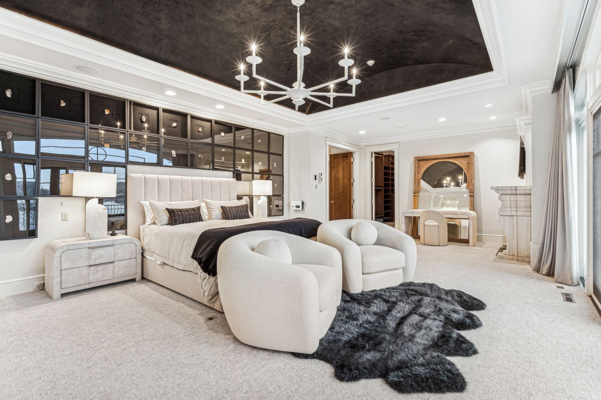 1492 Hunter Drive
