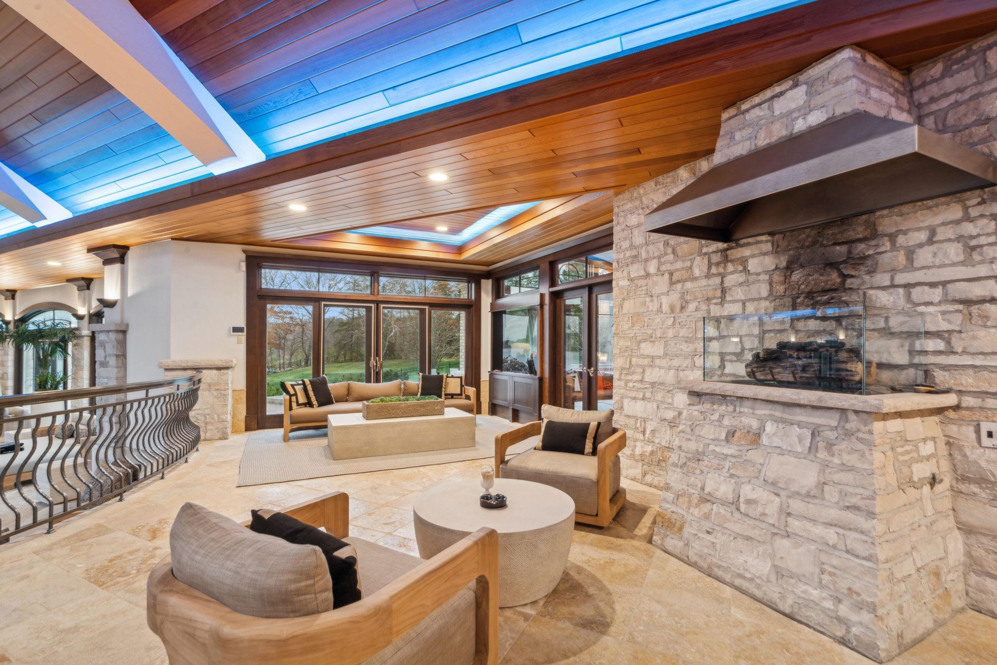 1492 Hunter Drive