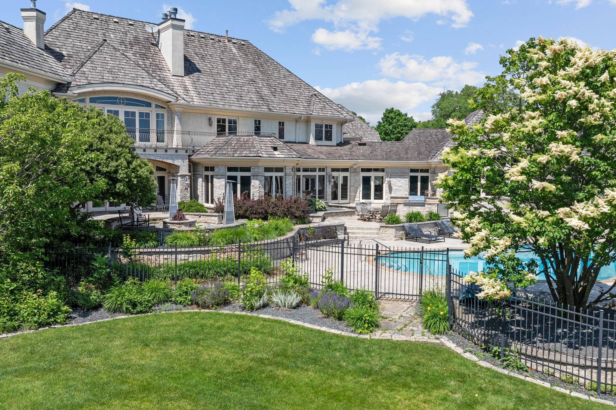 1492 Hunter Drive