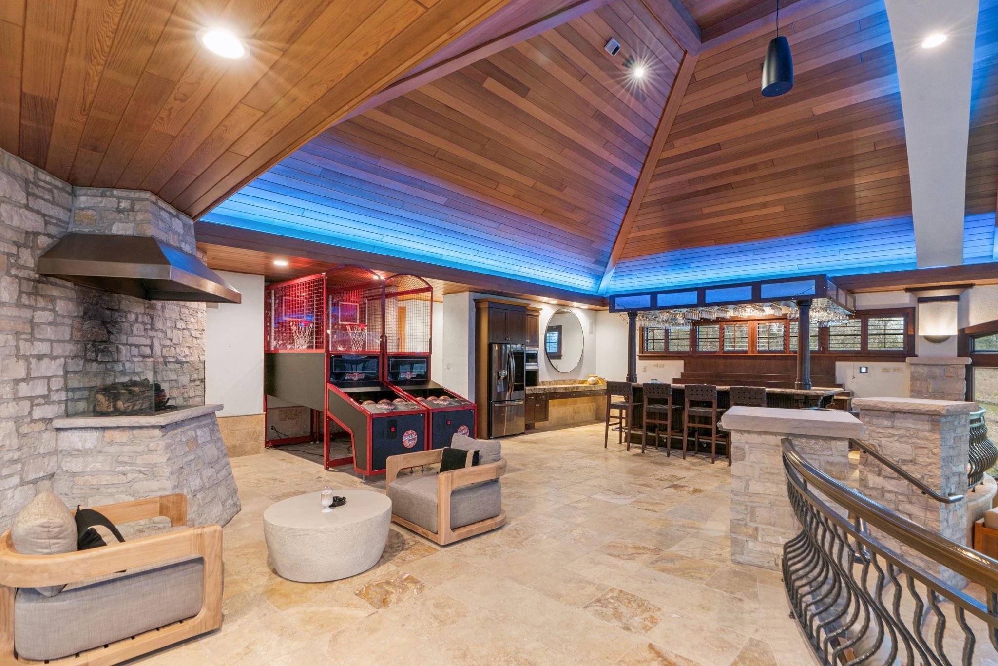 1492 Hunter Drive