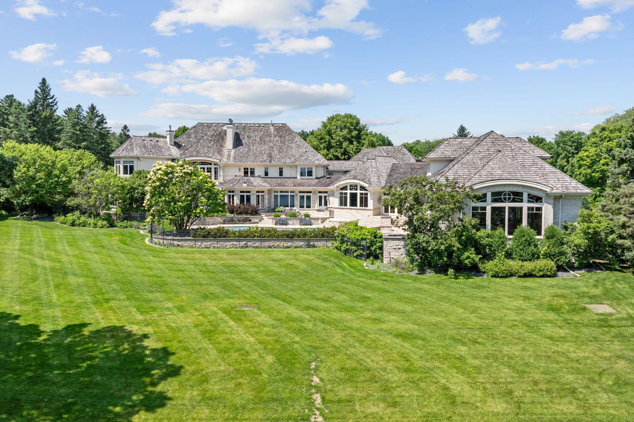 1492 Hunter Drive