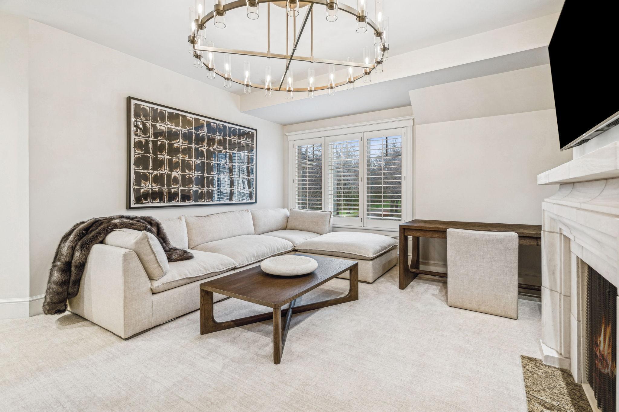 1492 Hunter Drive