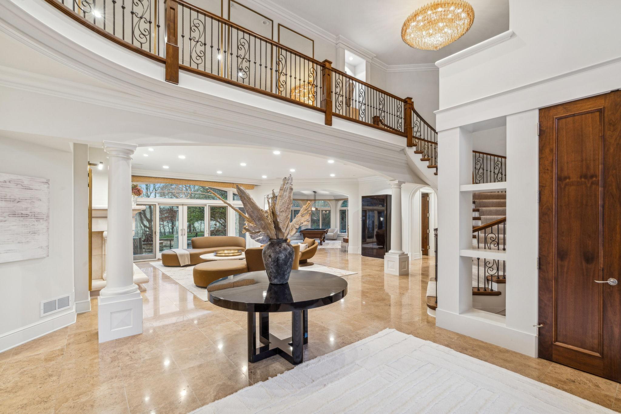 1492 Hunter Drive