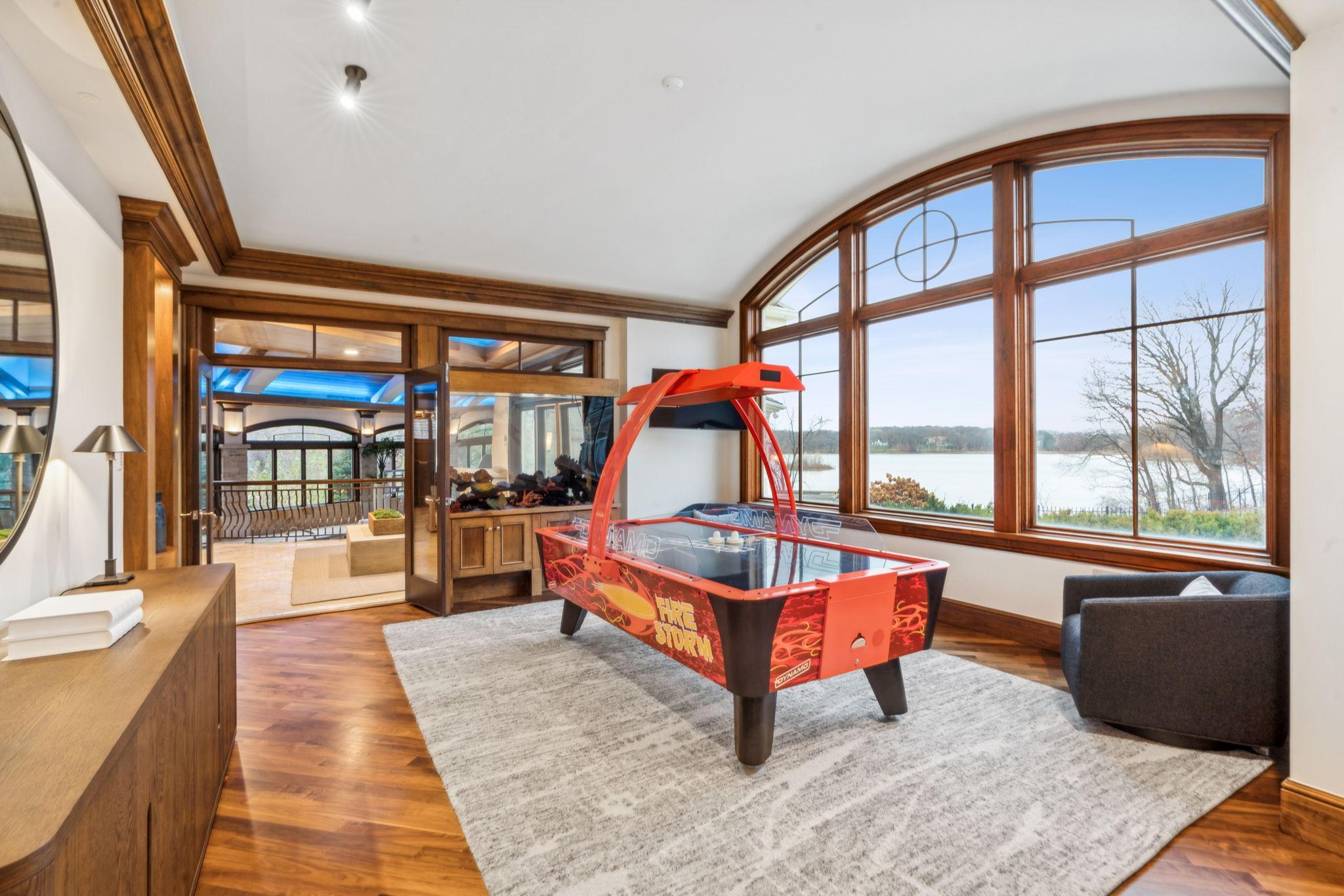 1492 Hunter Drive
