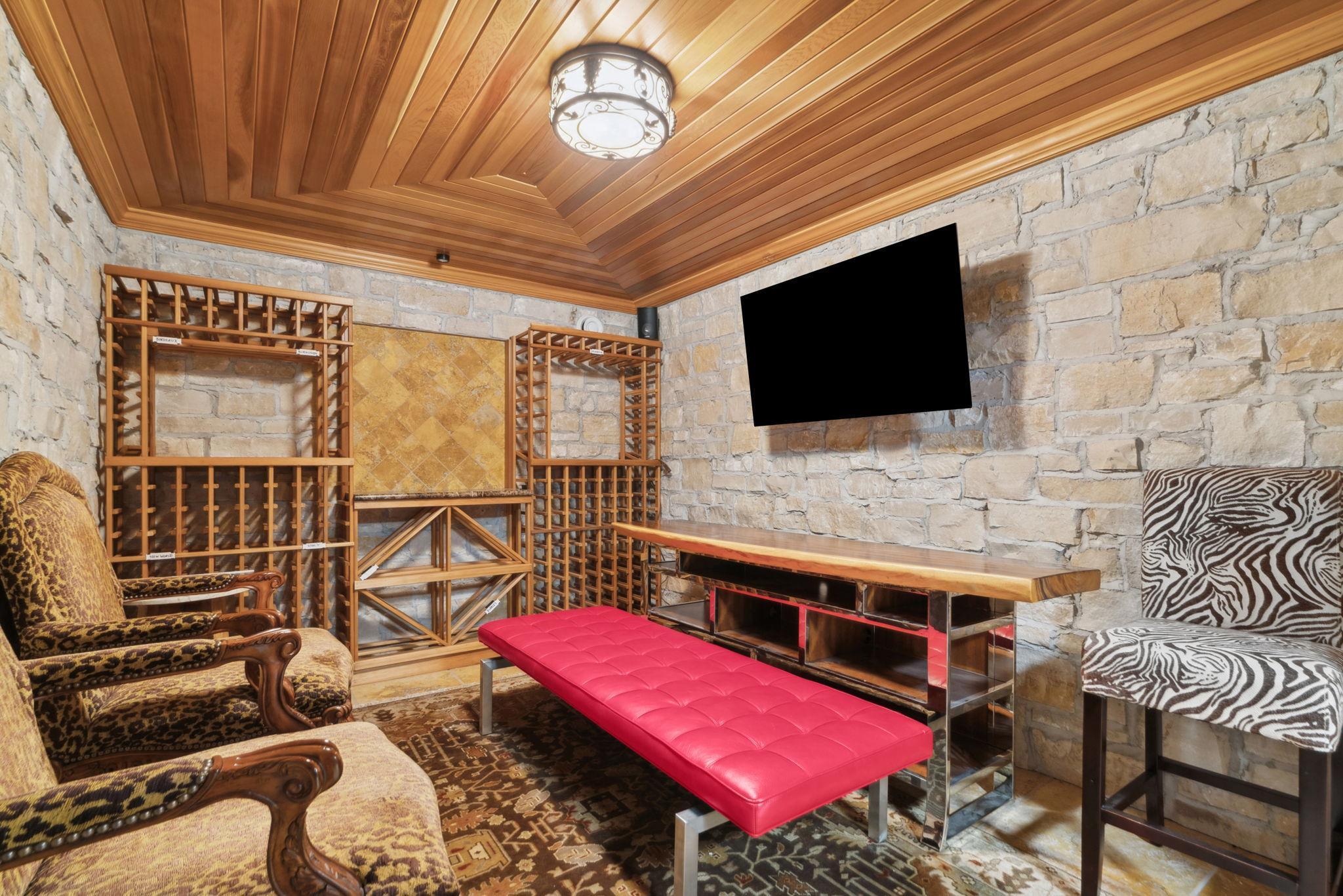 1492 Hunter Drive