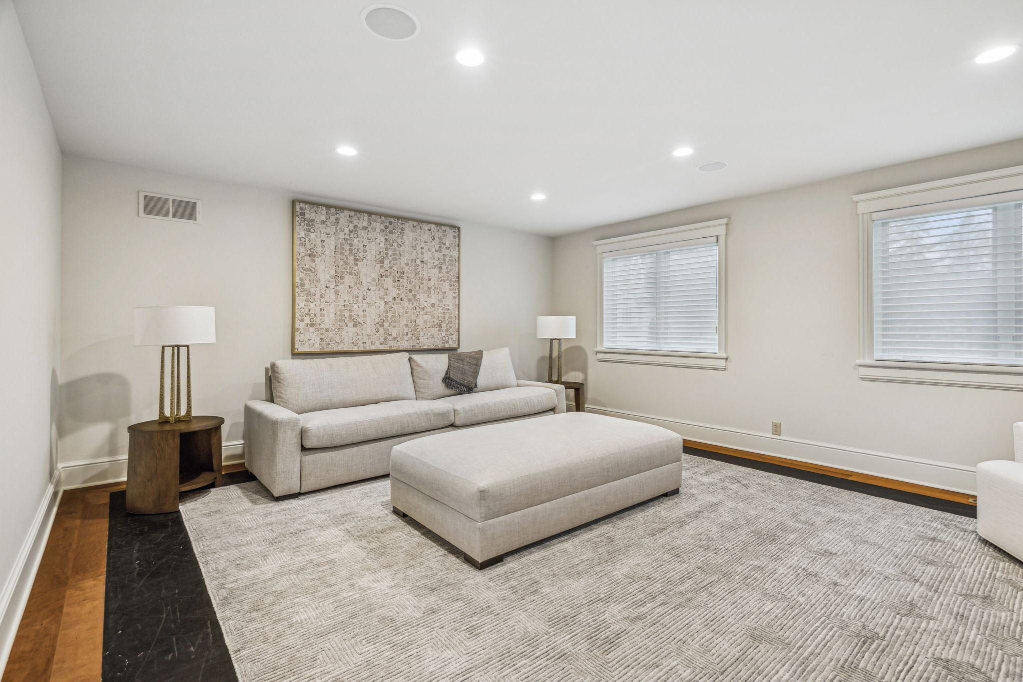 1492 Hunter Drive