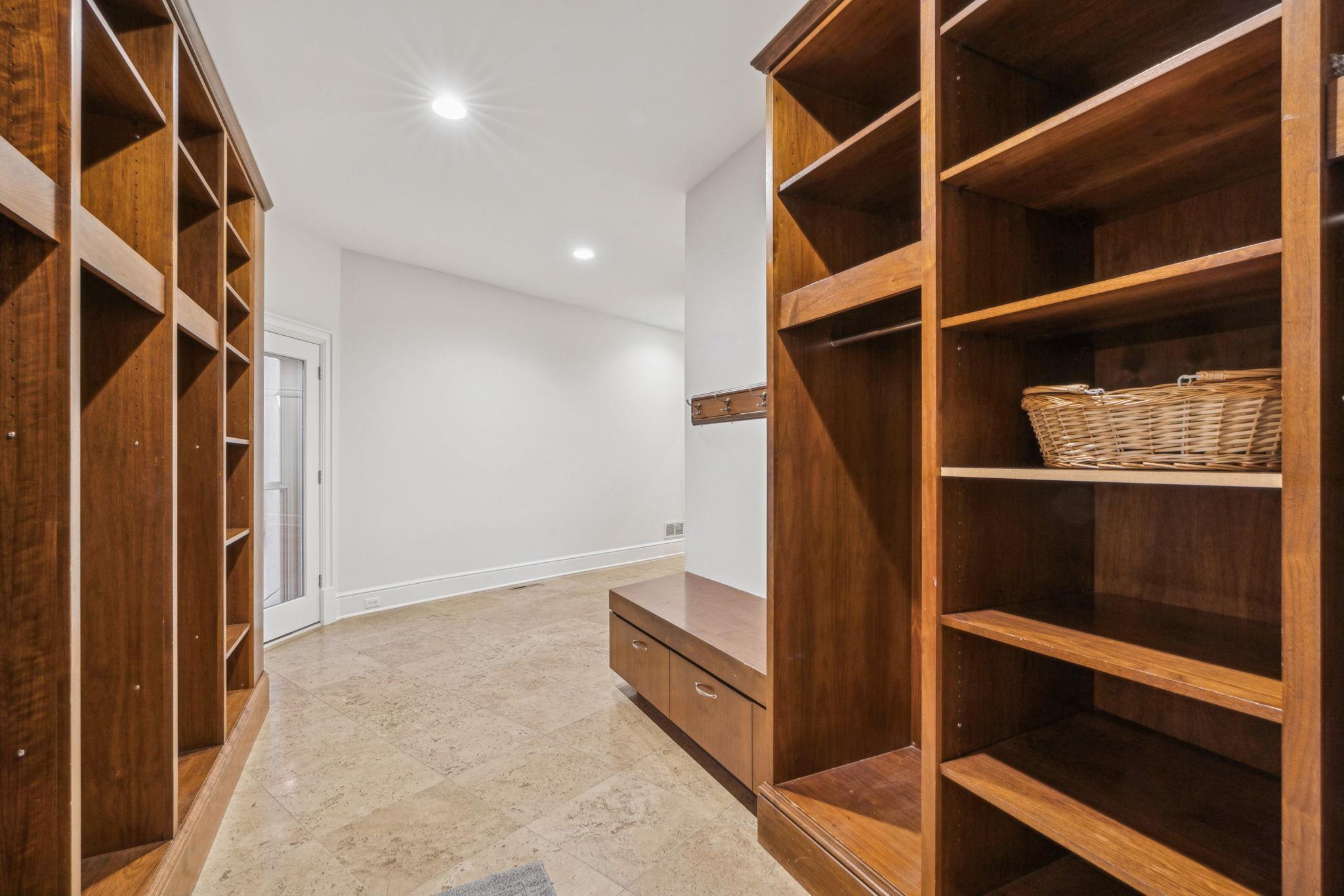 1492 Hunter Drive