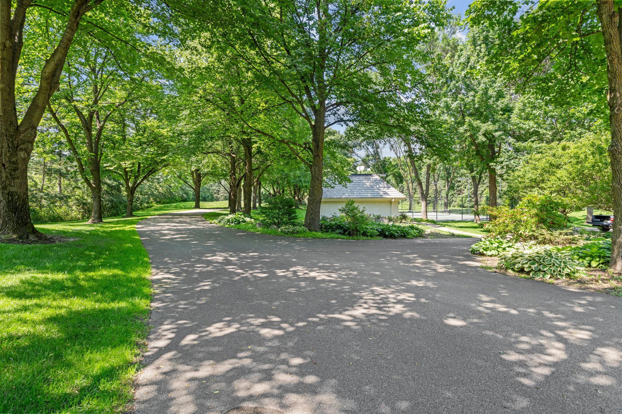 1492 Hunter Drive