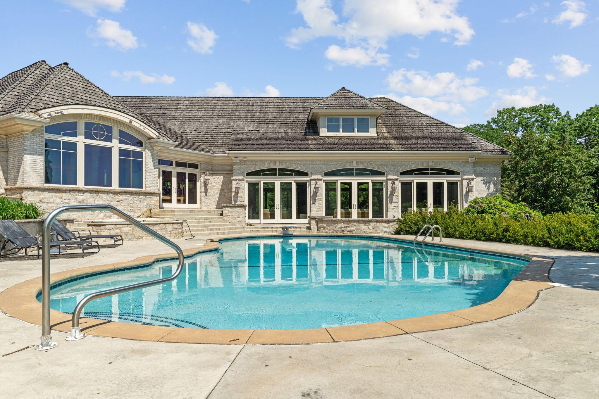 1492 Hunter Drive